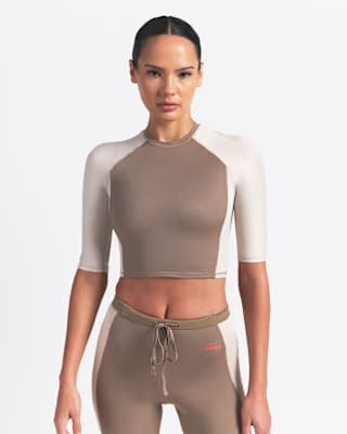 Nike x Skims Shine Padded 1/2-Sleeve Crop Top Truffle Stone