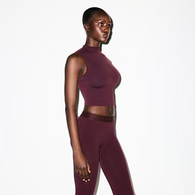 Nike x Skims Vintage Seamless Mock-Neck Long-Line Bra Obsidian