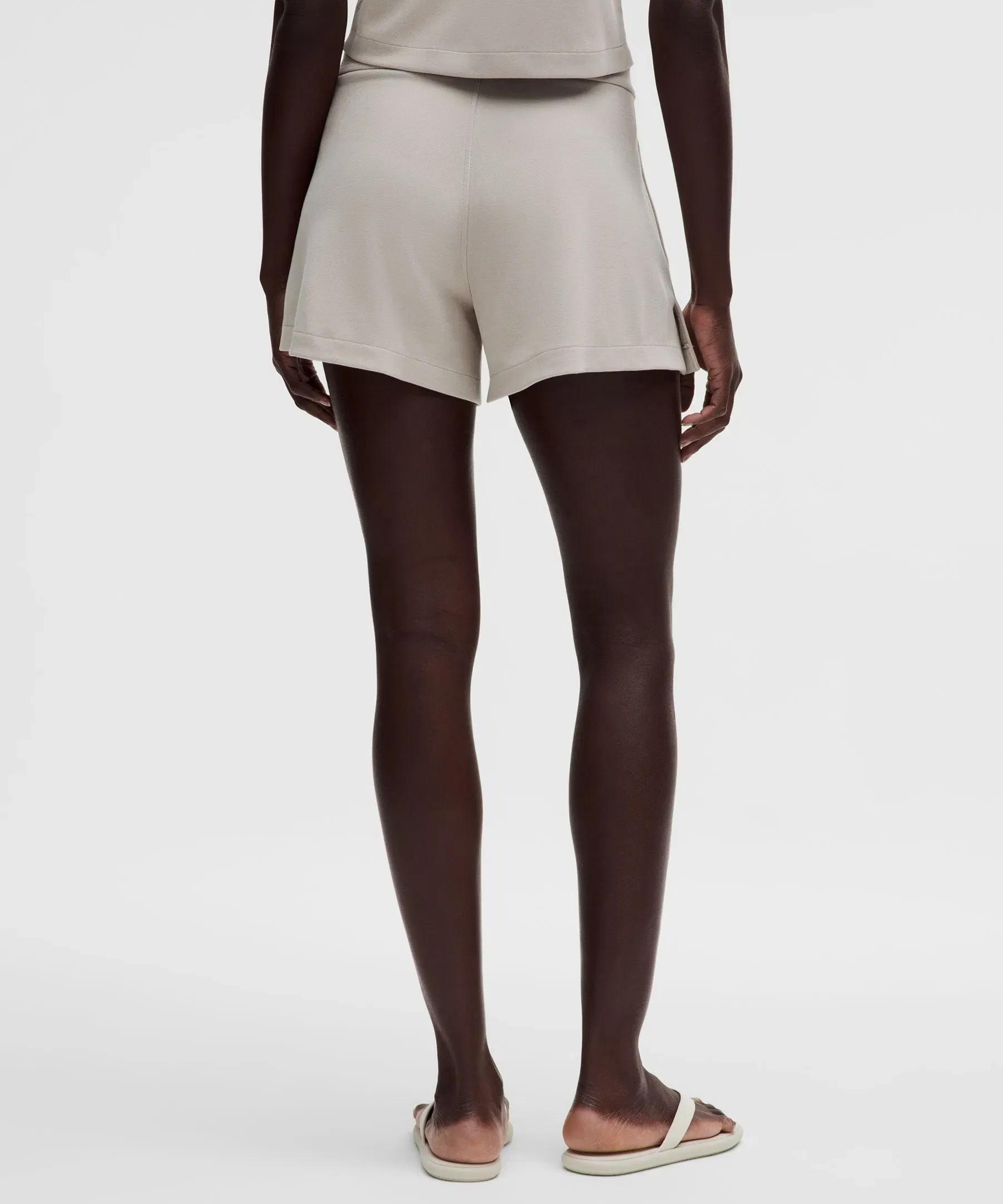 Lululemon Women's Softstreme Pique Mid-Rise Shorts 4"