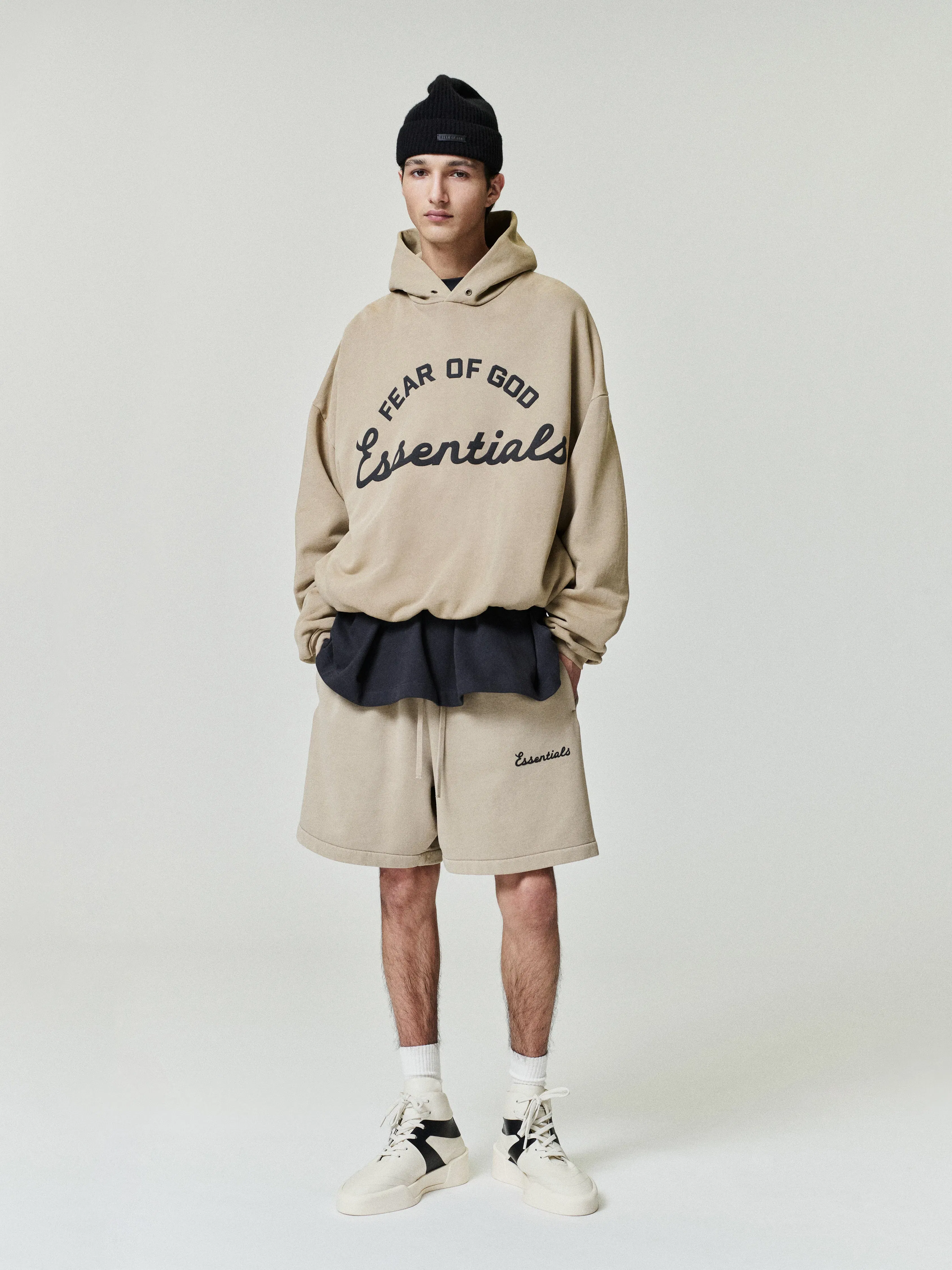 Essentials Training Classic Fit Shorts Faded Dune
