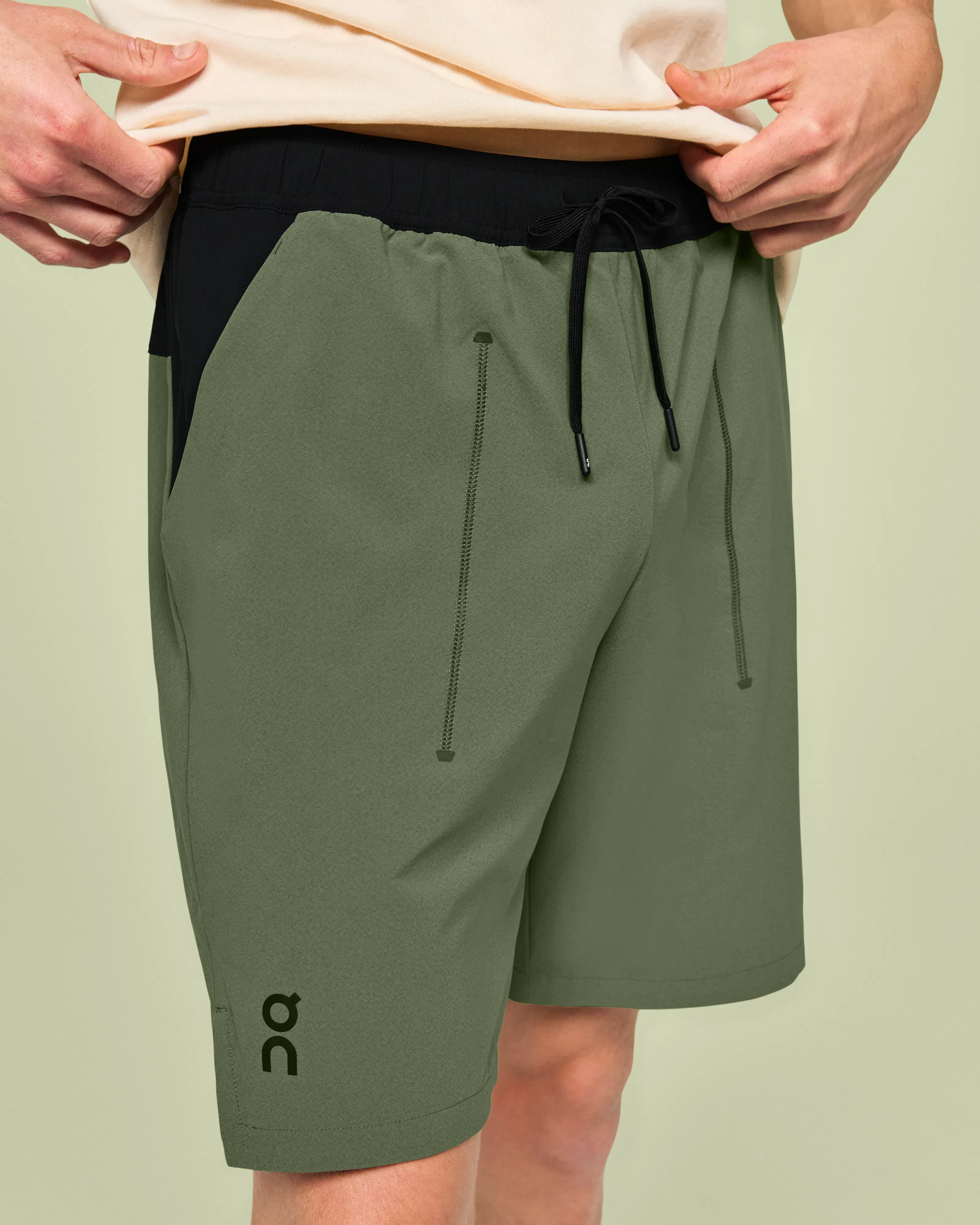 On Focus Shorts Taiga Black