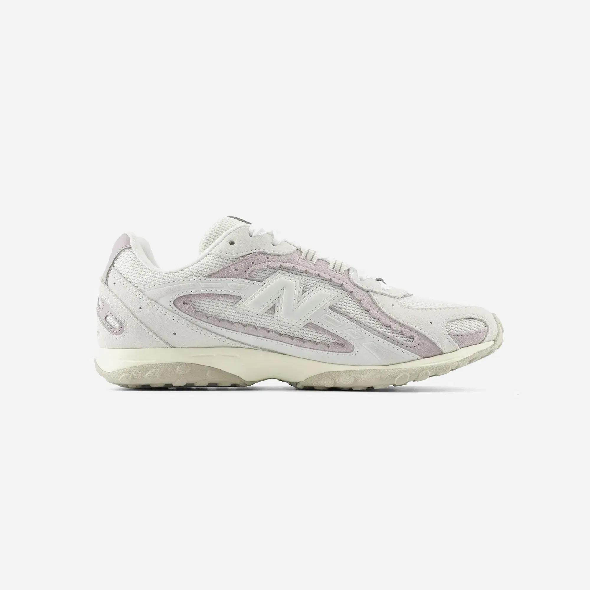 New Balance 204L Reflection