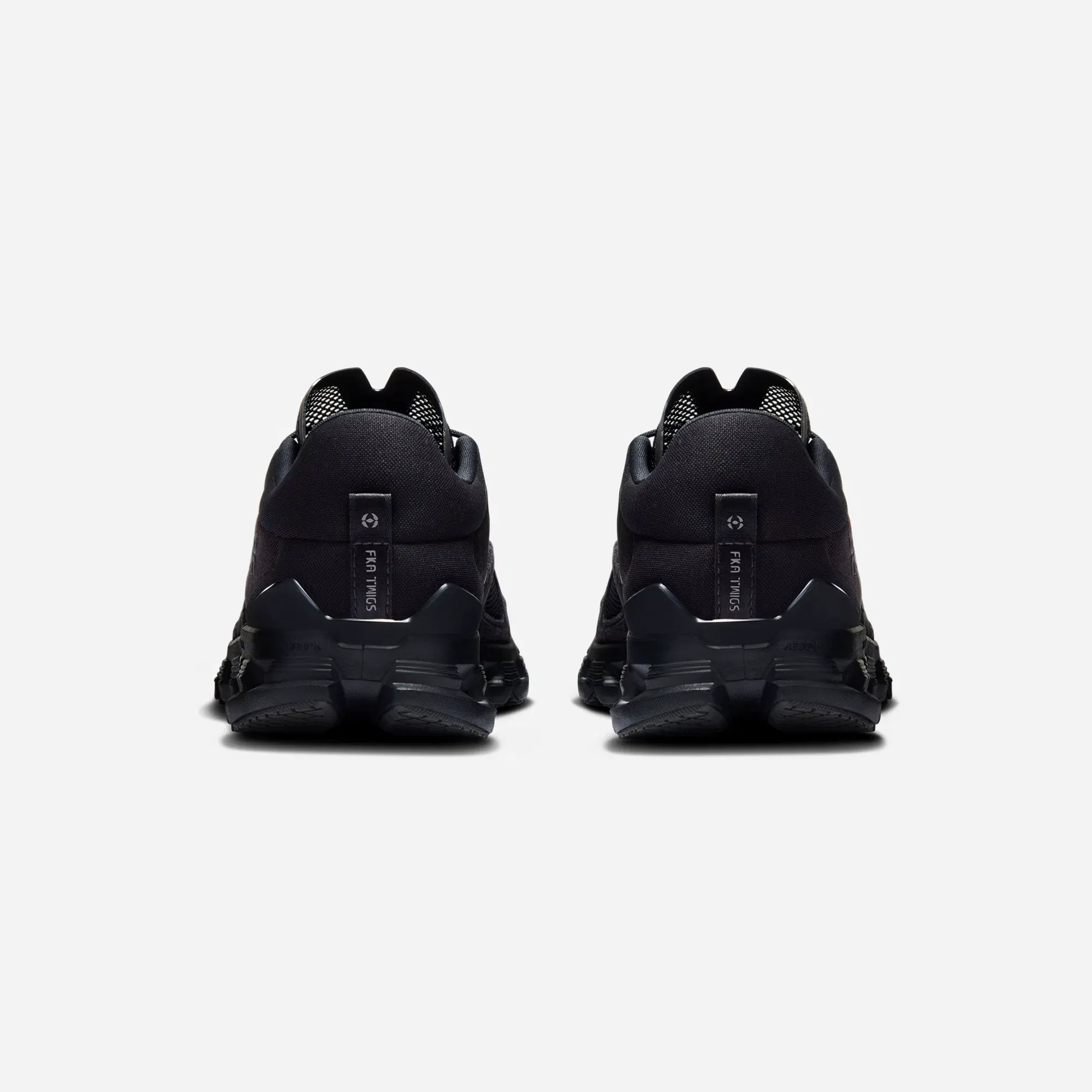 ON Running Cloud X FKA Black WMNS