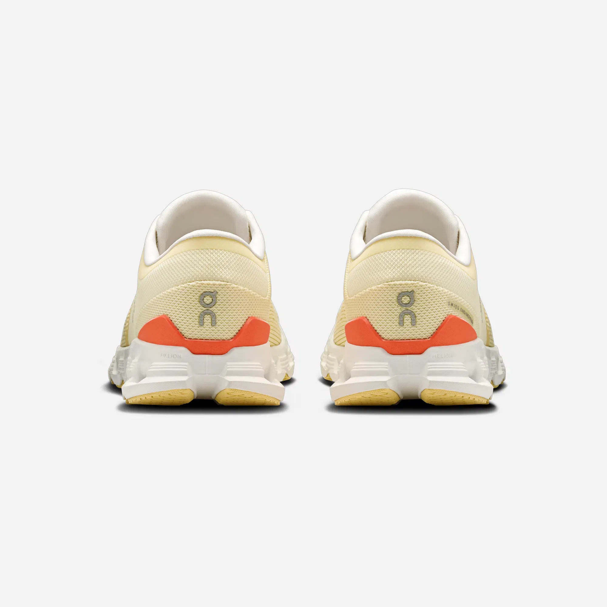 ON Running Cloud X 4 Castor Flame WMNS