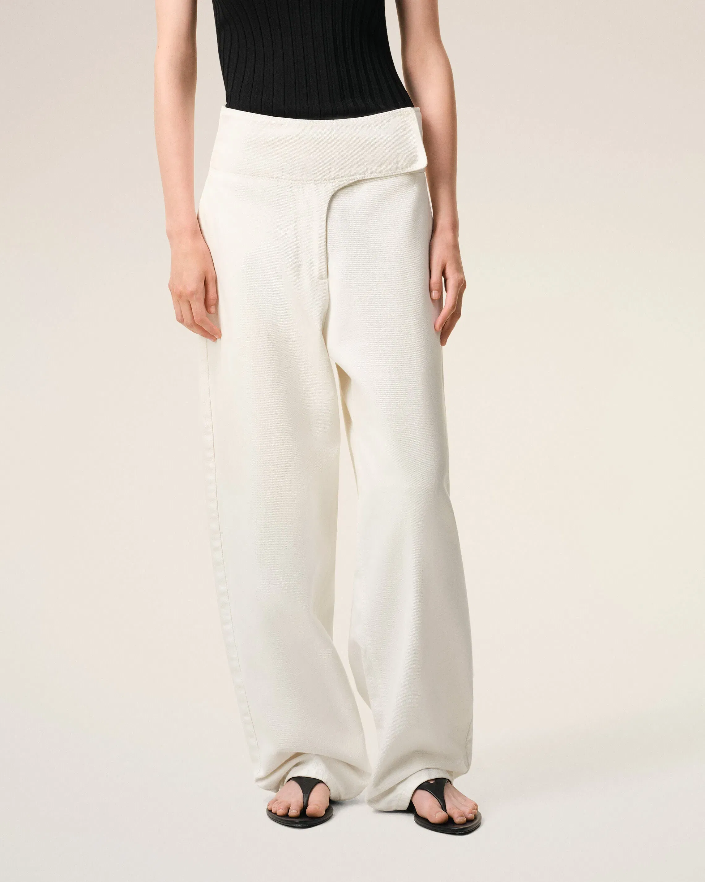 AmiParis White Cotton Wrapped Belted Ballon Fit Jeans Women's