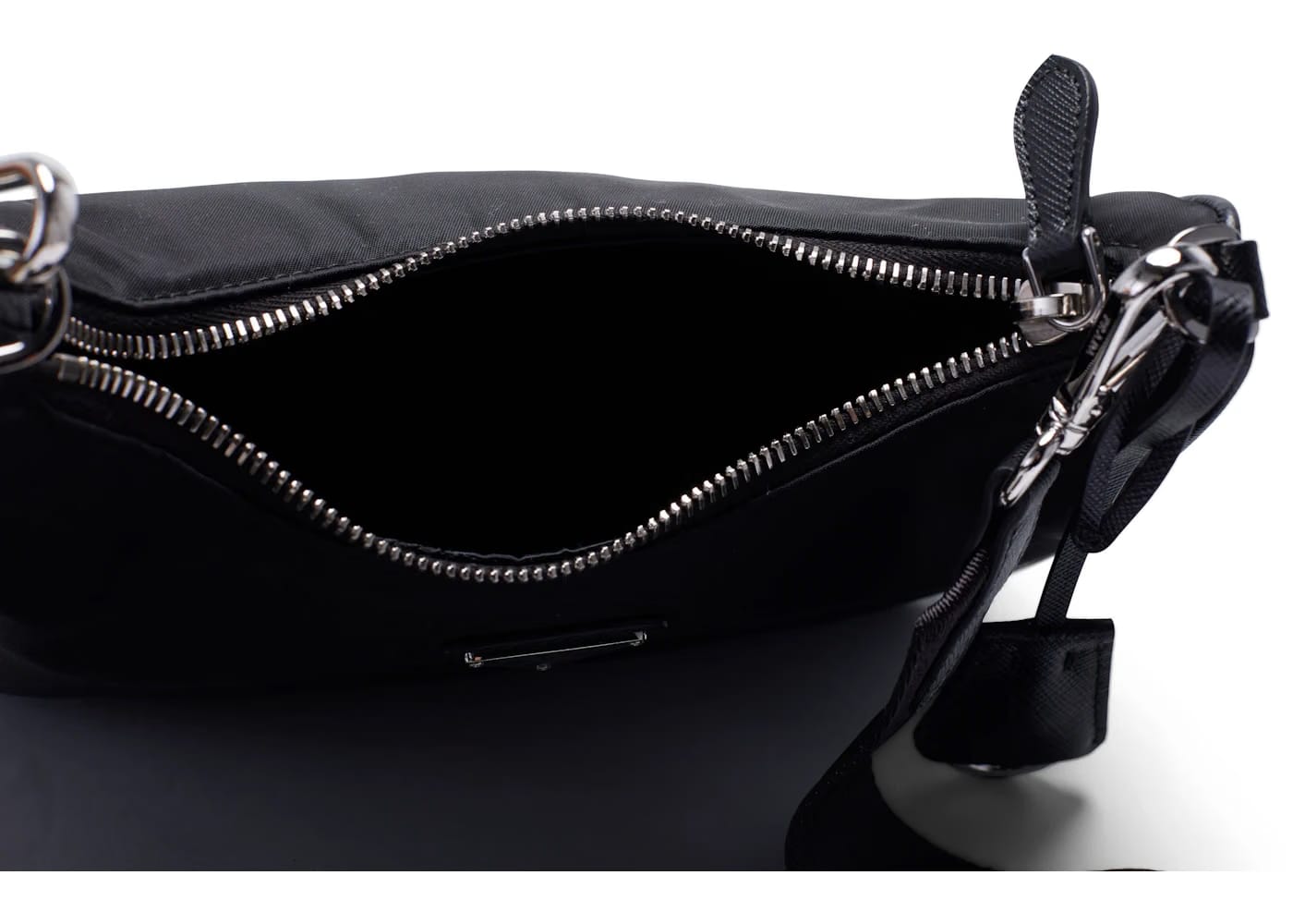Prada Re-Edition 2005 Shoulder Bag Nylon Black