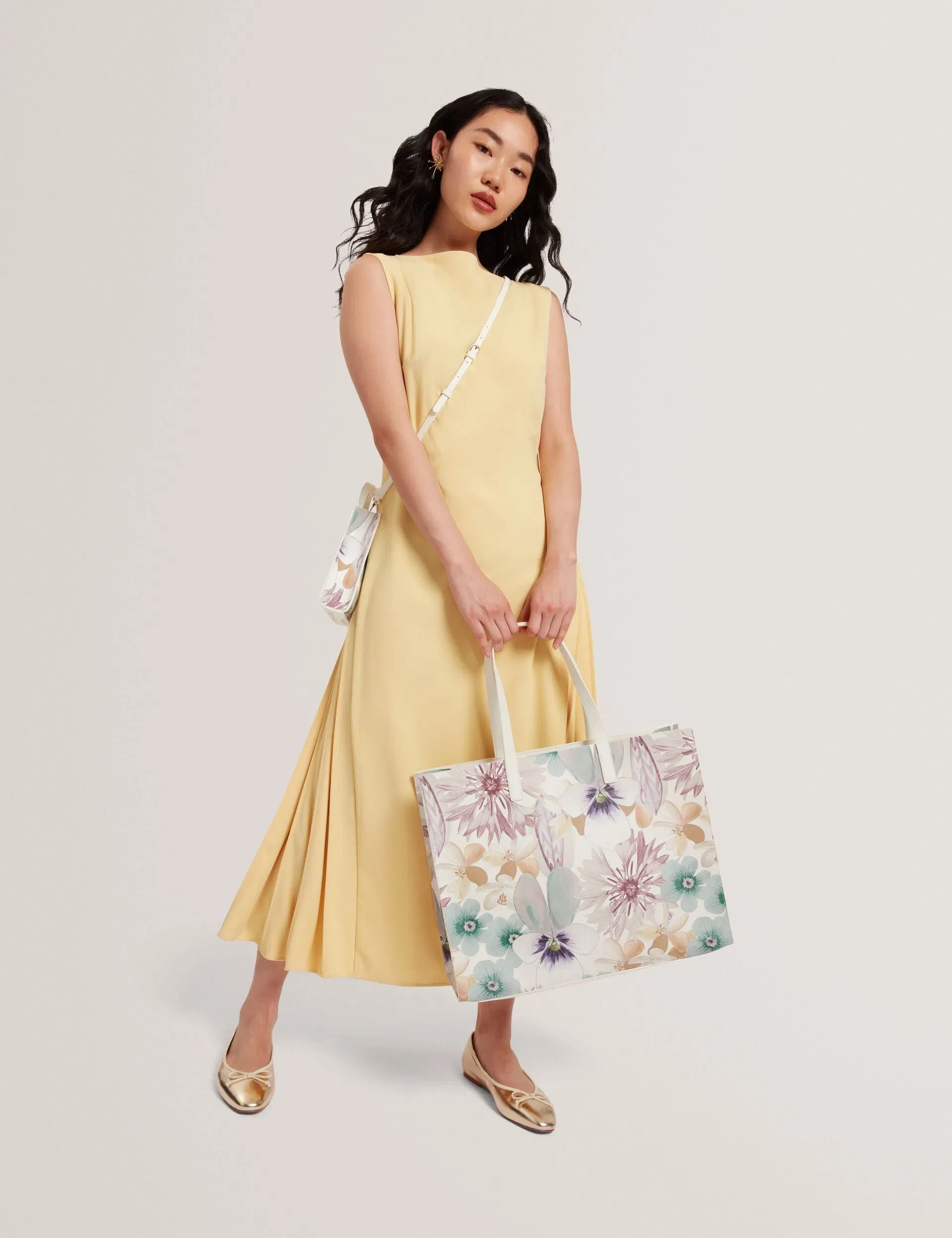 Ted Baker Haleen Petal Print Pu Wide Icon Tote Bag White Women's