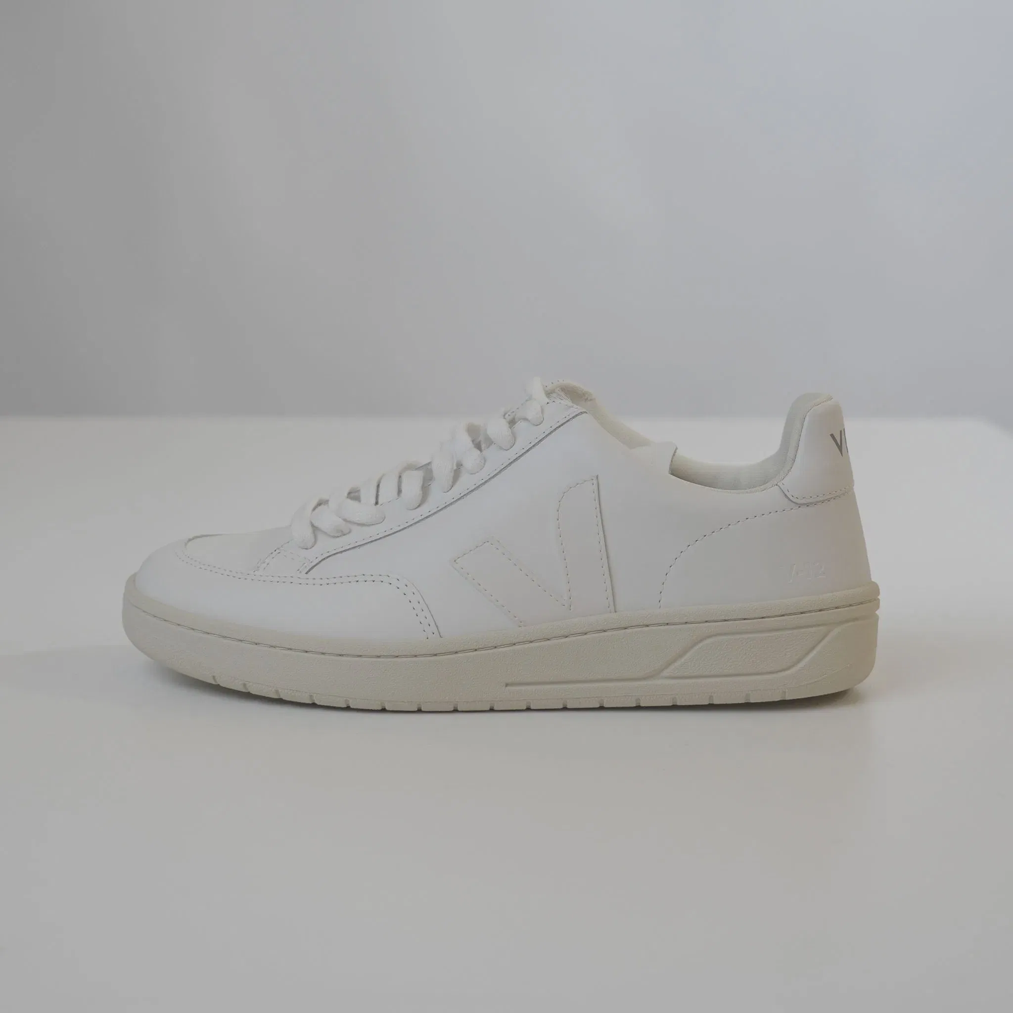 Veja V-12 Leather White Sneakers (UK 6)