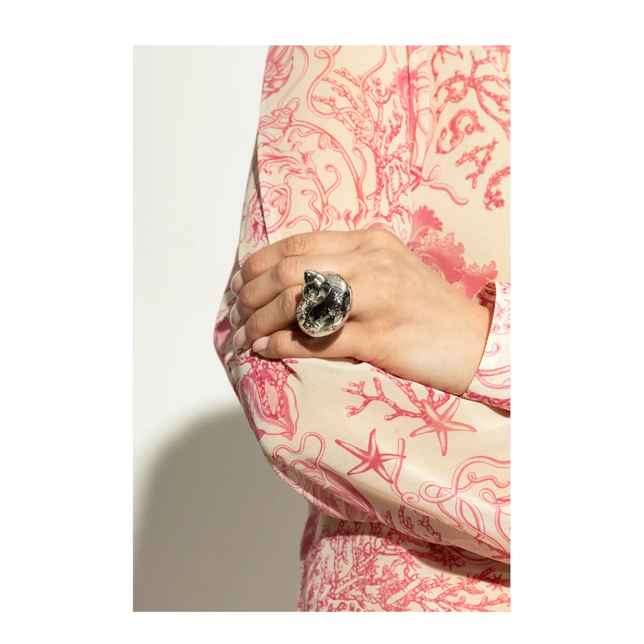 Ring with Shell Motif