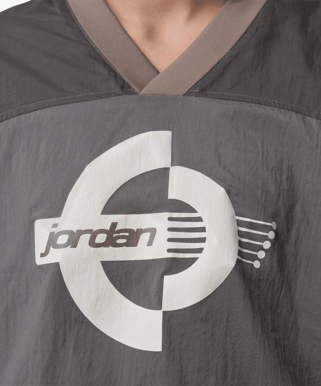 JORDAN BROOKLYN WOVEN LONG-SLEEVE GRAPHIC PULLOVER { OLIVE GREY/SAIL