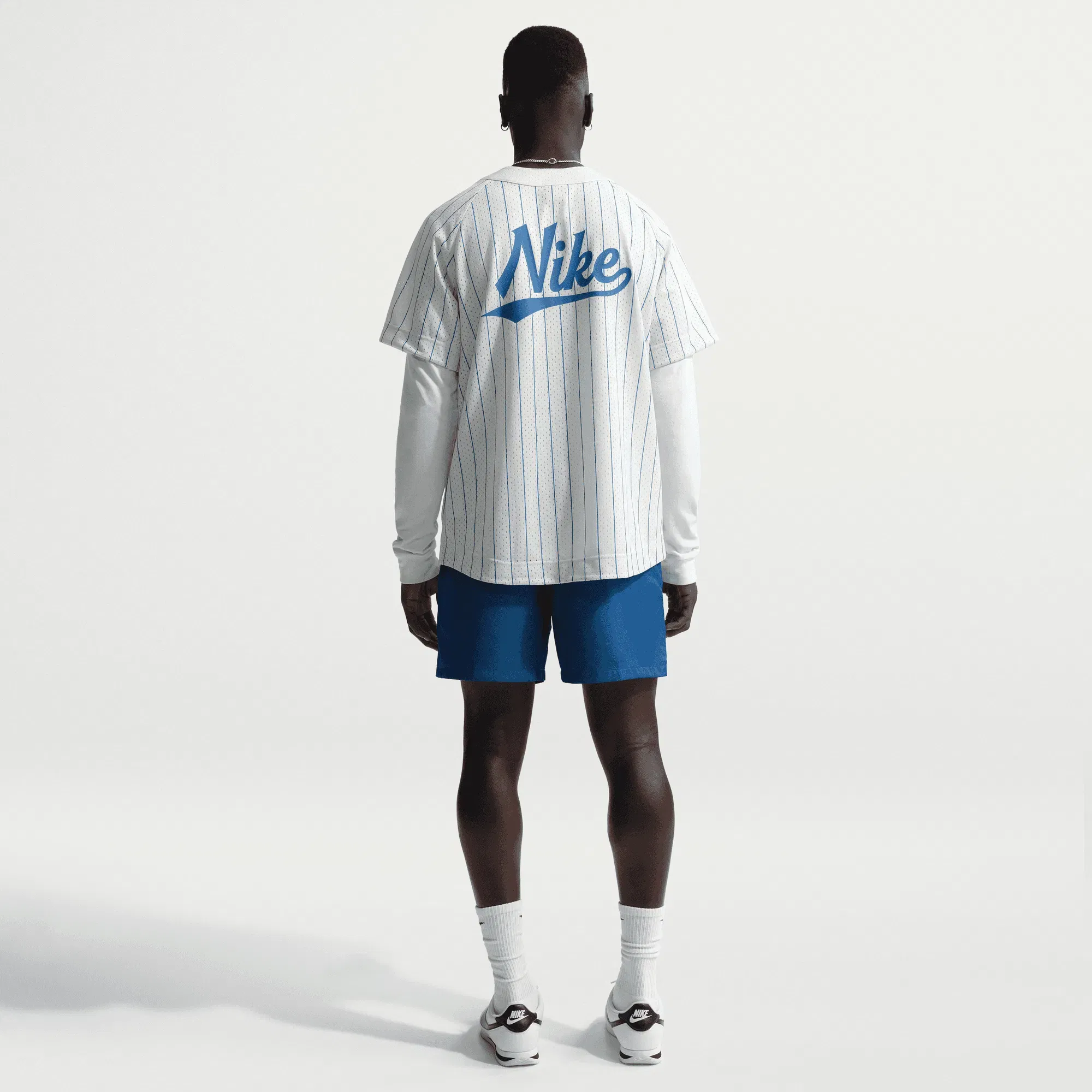 Nike SPORTWEAR CLUB { PHOTON DUST/COURT BLUE