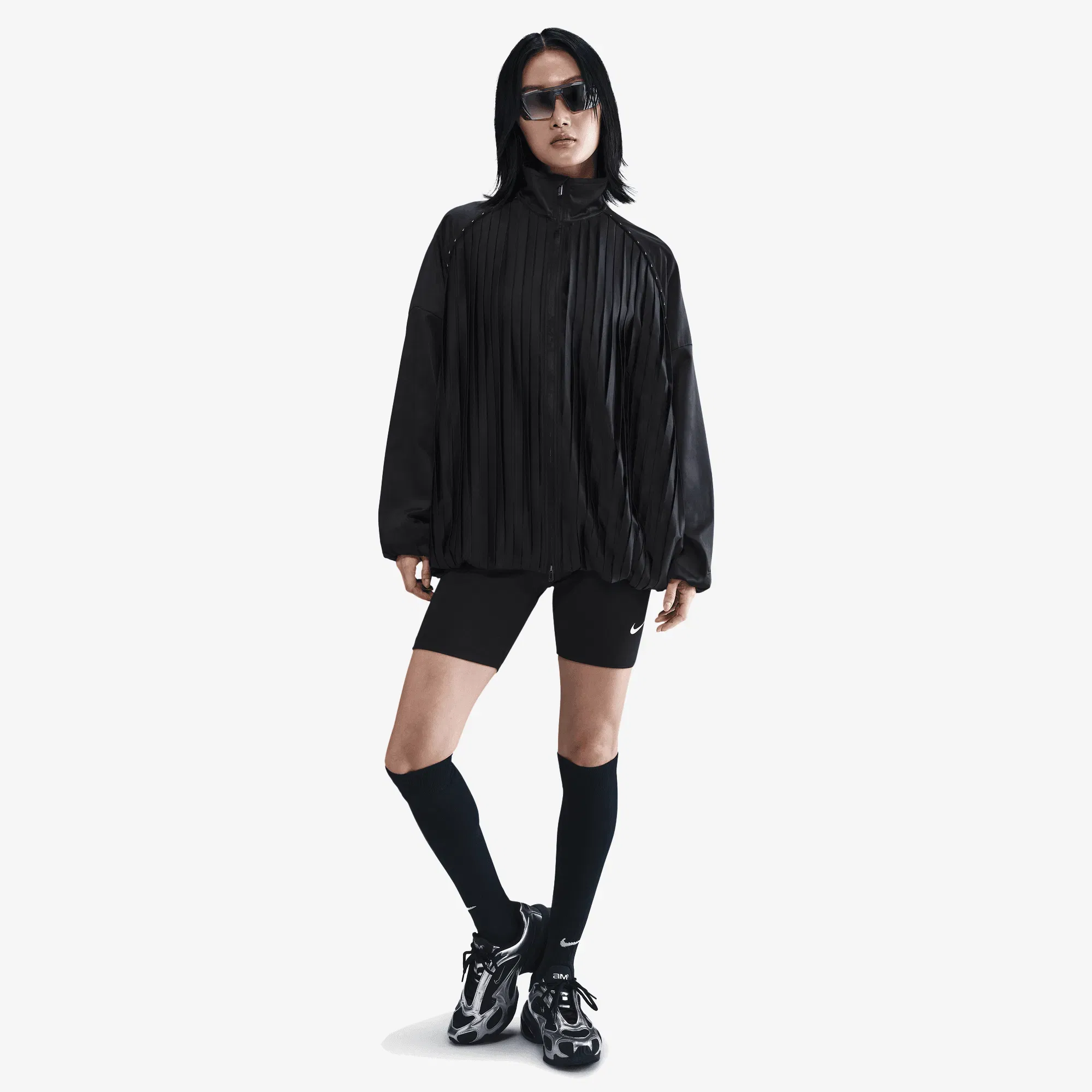 NIKE PLEATED TRACK JACKET { BLACK/BLACK