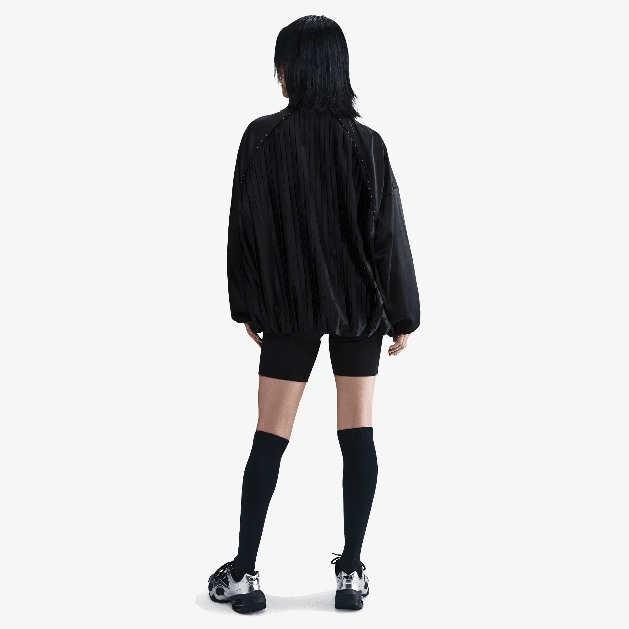NIKE PLEATED TRACK JACKET { BLACK/BLACK