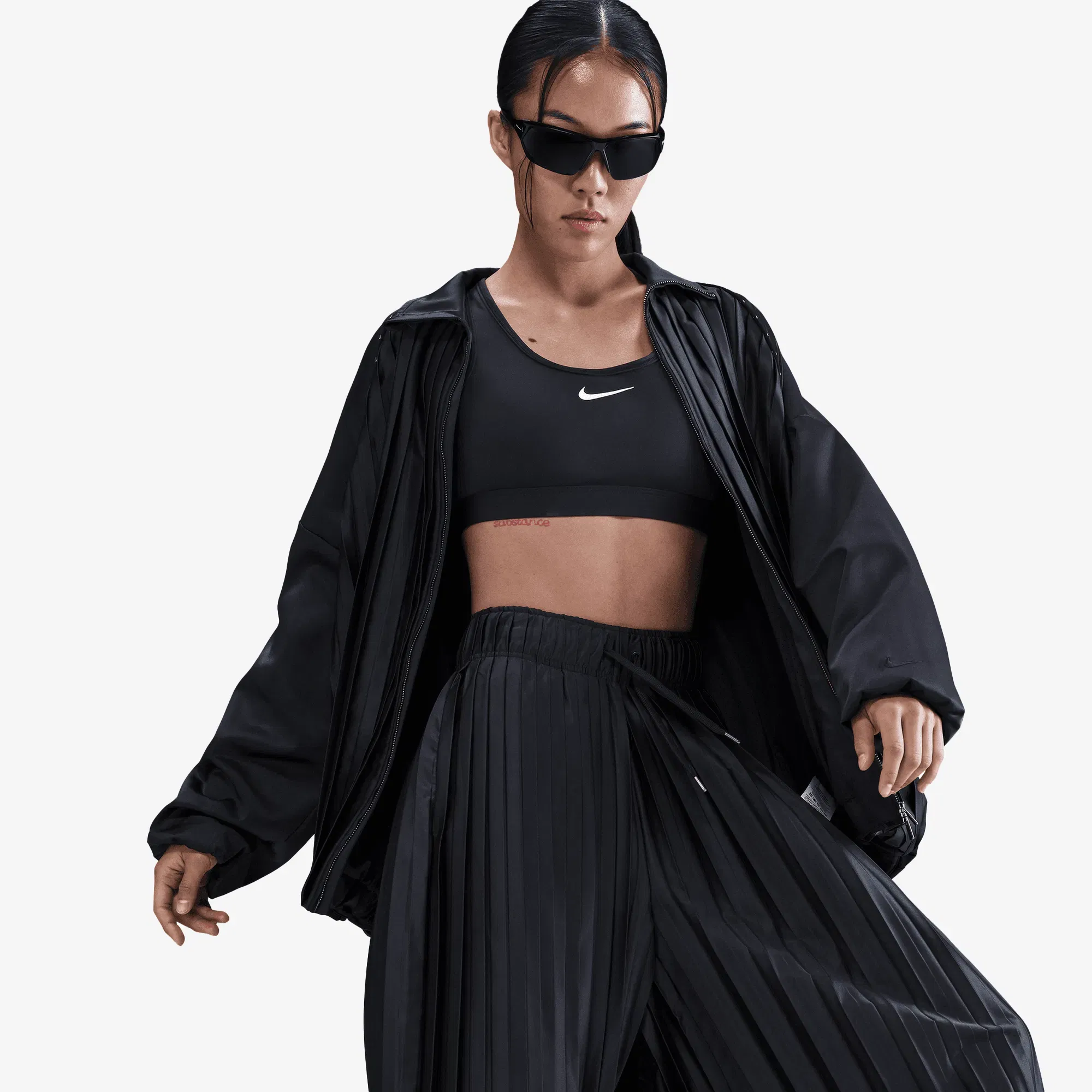 NIKE SPORTSWEAR COLLECTION { BLACK/SAIL/OFF NOIR