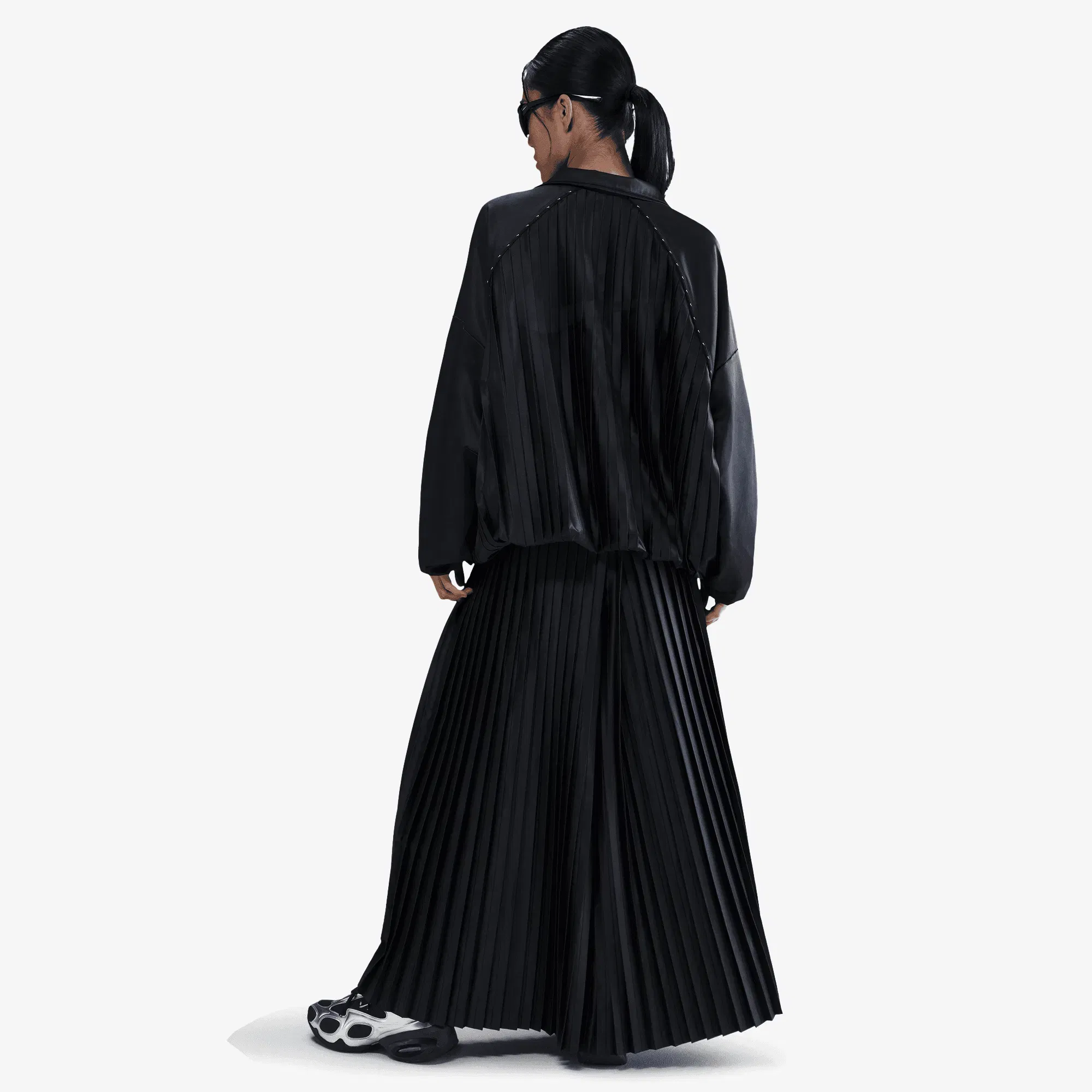 NIKE SPORTSWEAR COLLECTION { BLACK/SAIL/OFF NOIR
