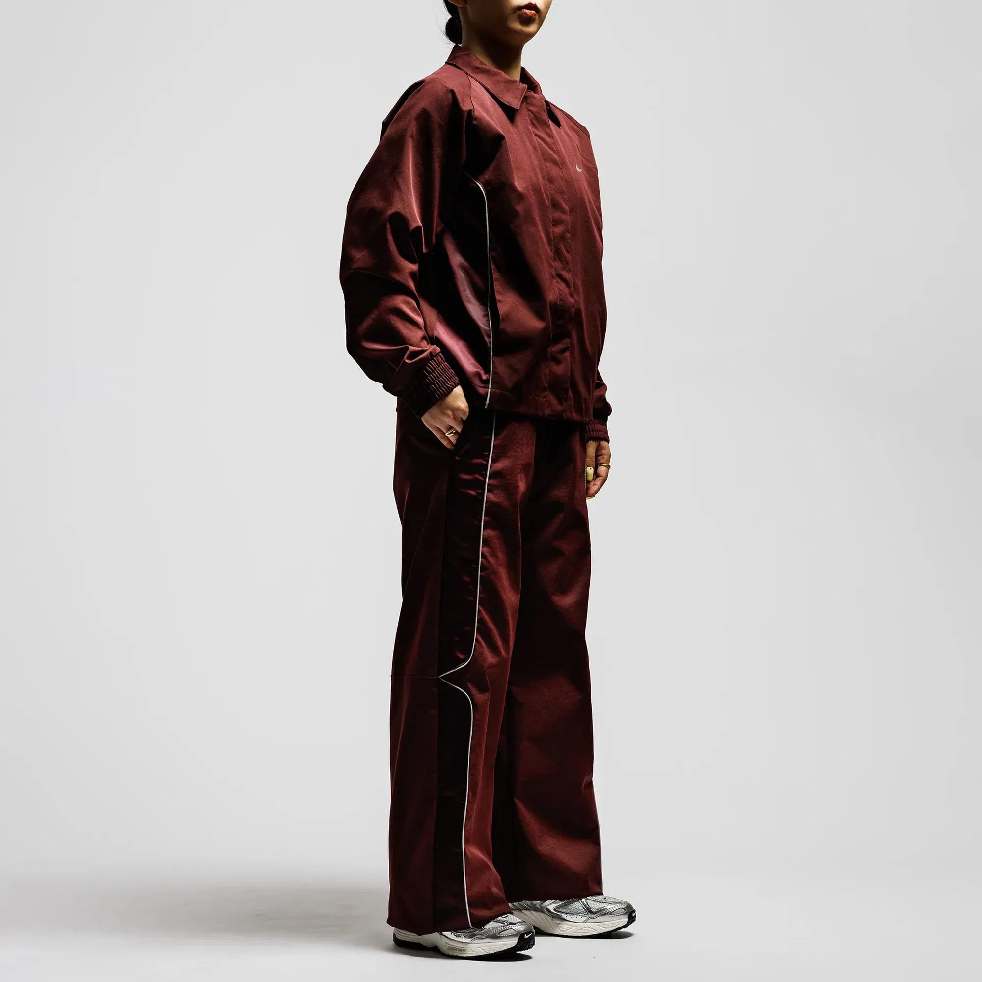 NIKE WOVEN PANTS { BURGUNDY CRUSH/BURGUNDY CRUSH