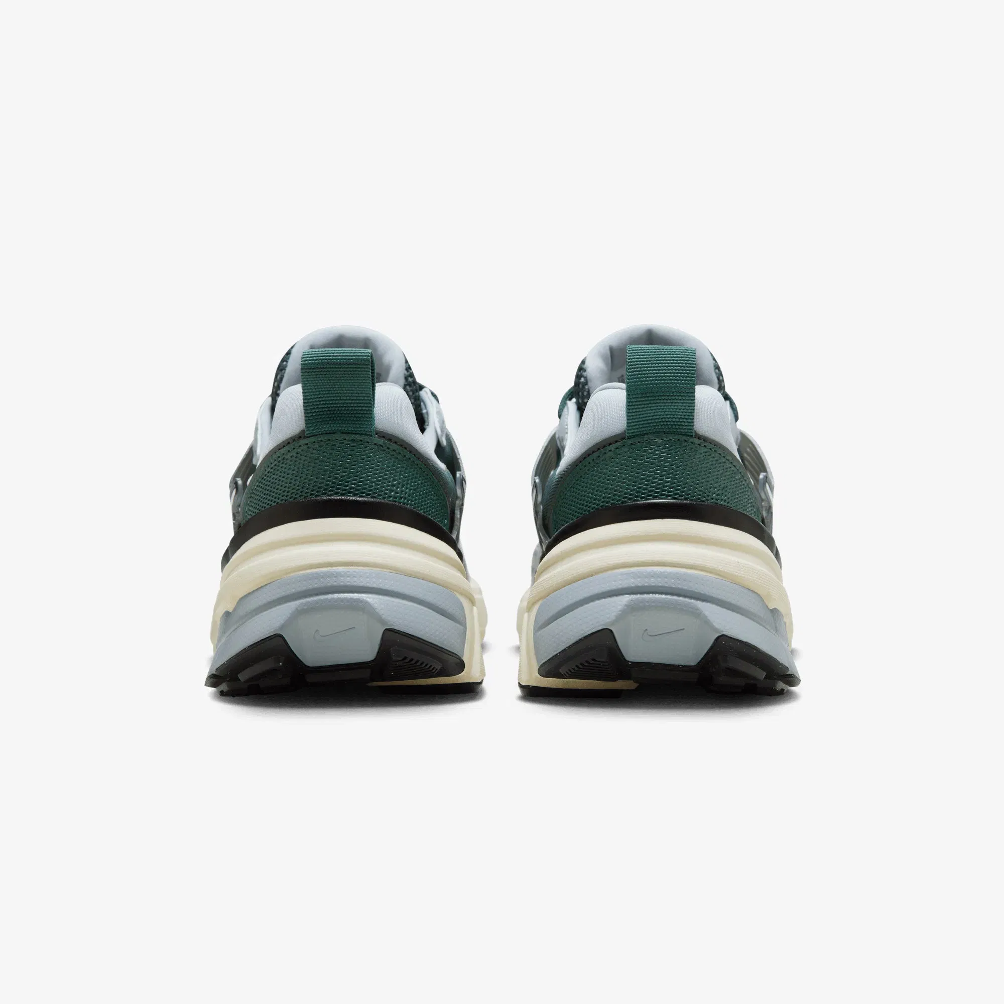 Nike V2K RUN { VINTAGE GREEN/VINTAGE GREEN