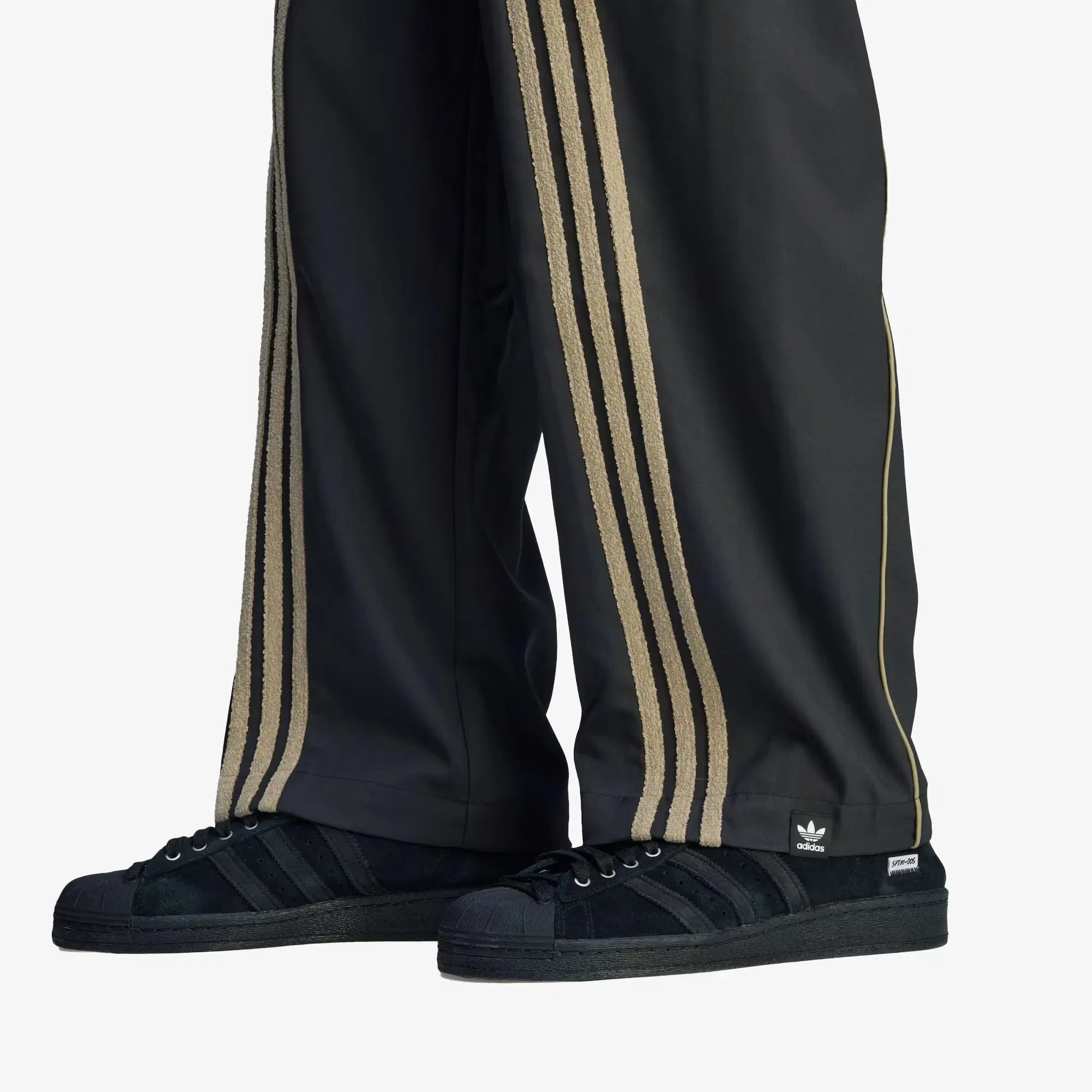Adidas Originals SONG FOR THE MUTE SPRING WOVEN PANTS { BLACK