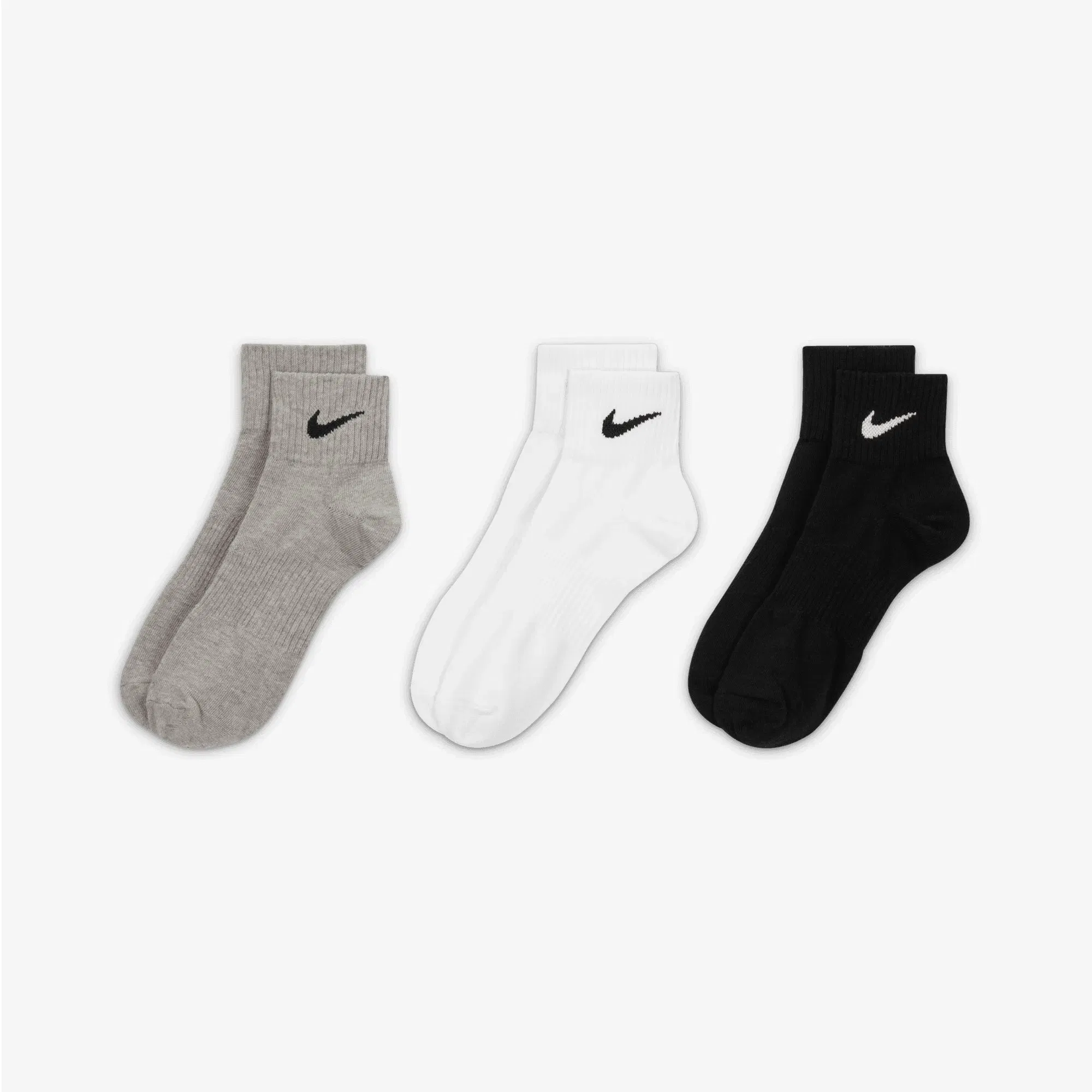 NIKE PERFORMANCE LIGHTWEIGHT TRAINING ANKLE SOCKS (3 PAIRS) { GREY/WHITE/BLACK