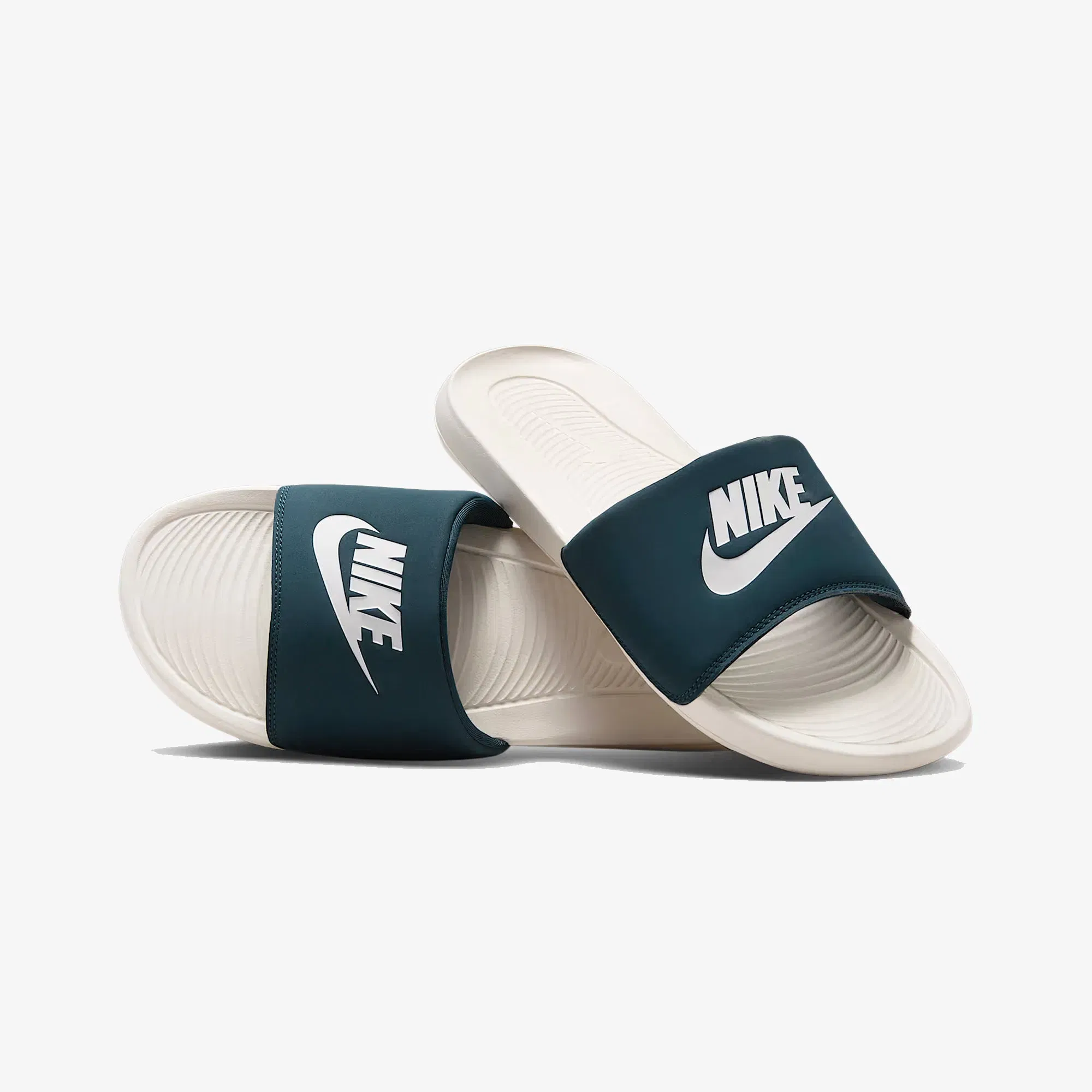 NIKE VICTORI ONE { ARMORY NAVY/SAIL-LT OREWOOD BRN