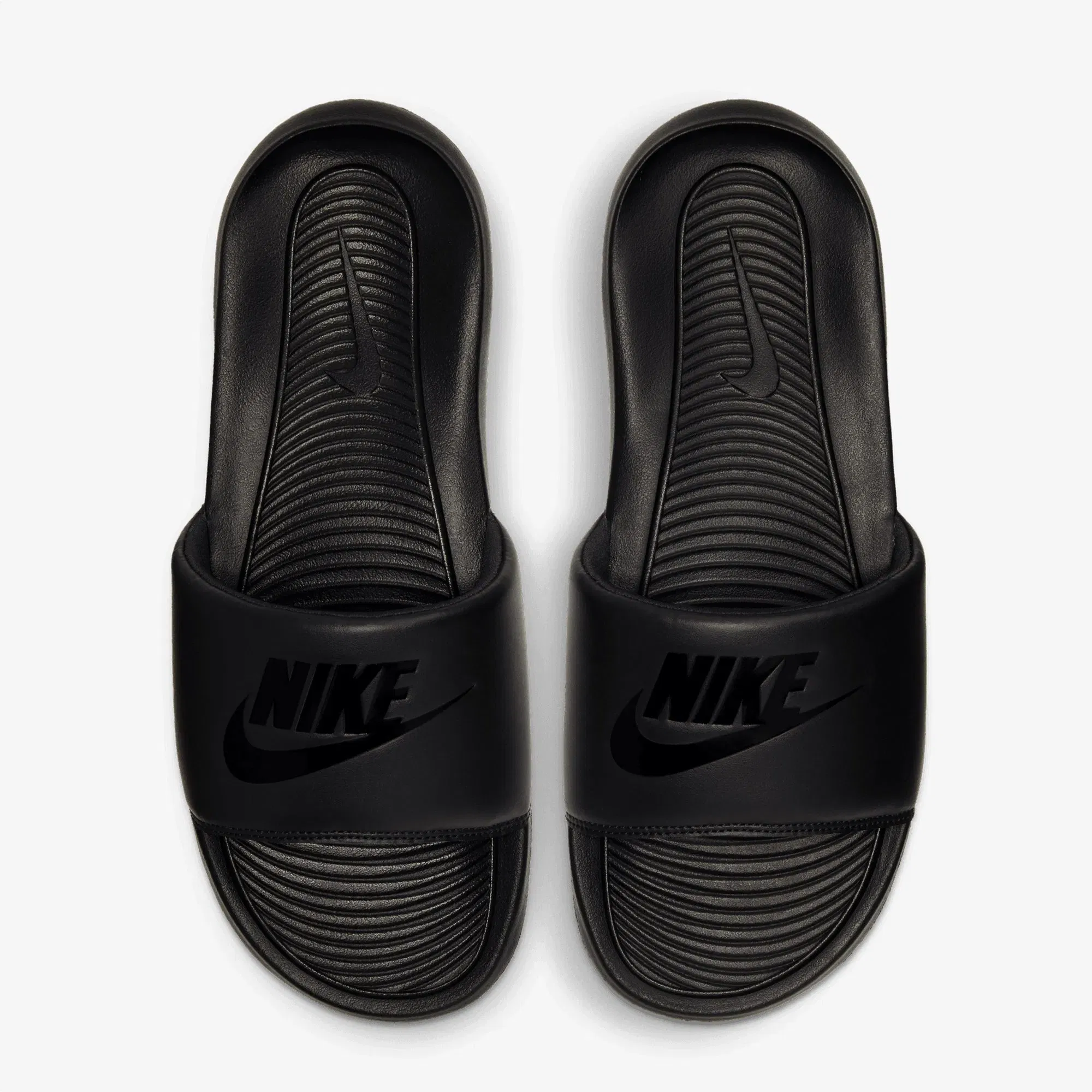 NIKE VICTORI ONE { BLACK/BLACK-BLACK