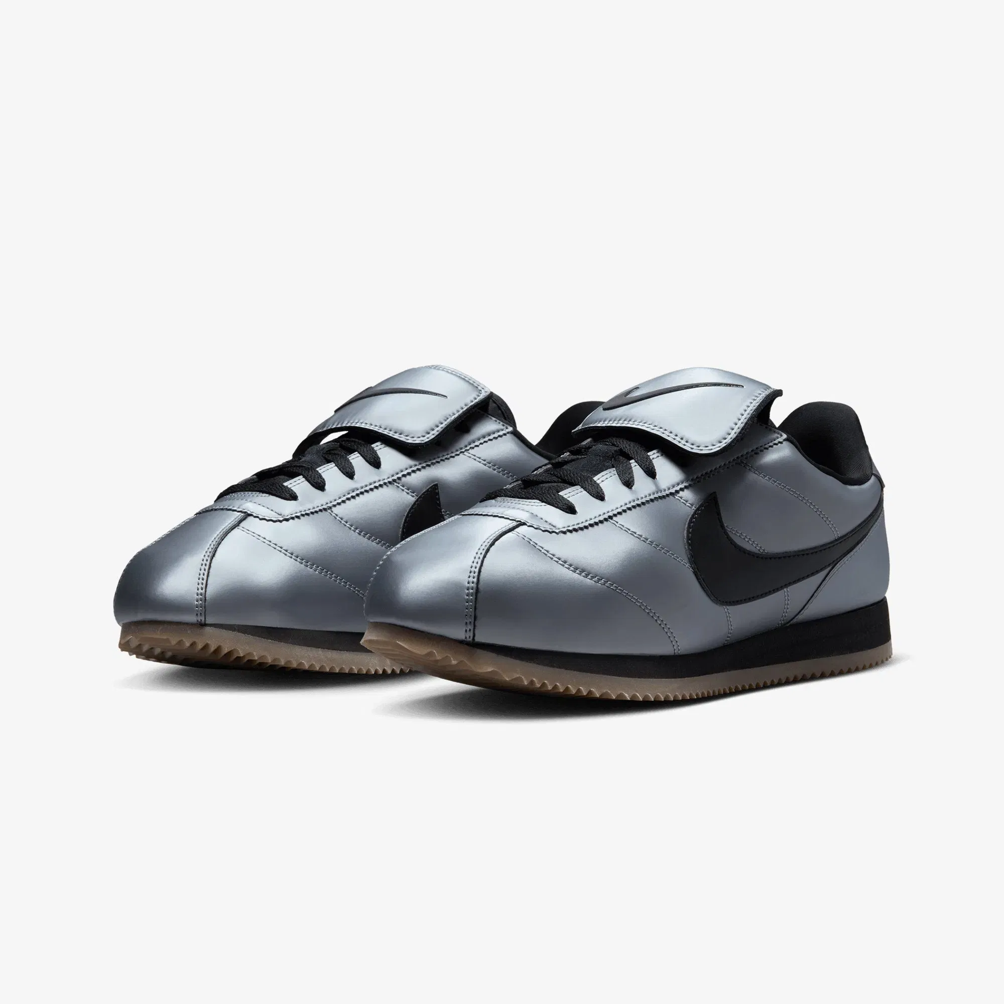 NIKE CORTEZ { MTLC COOL GREY/BLACK-GUM DARK BROWN