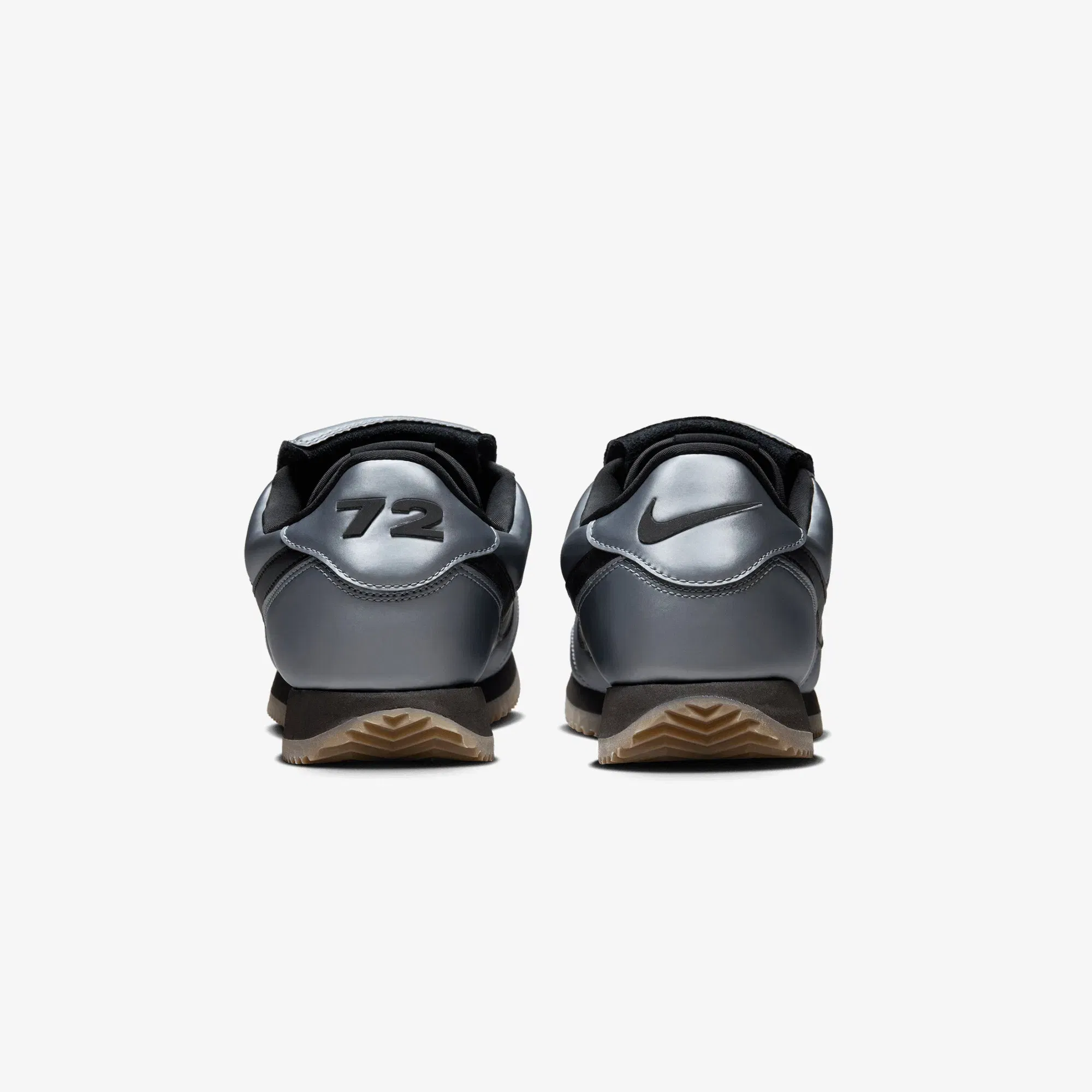 NIKE CORTEZ { MTLC COOL GREY/BLACK-GUM DARK BROWN