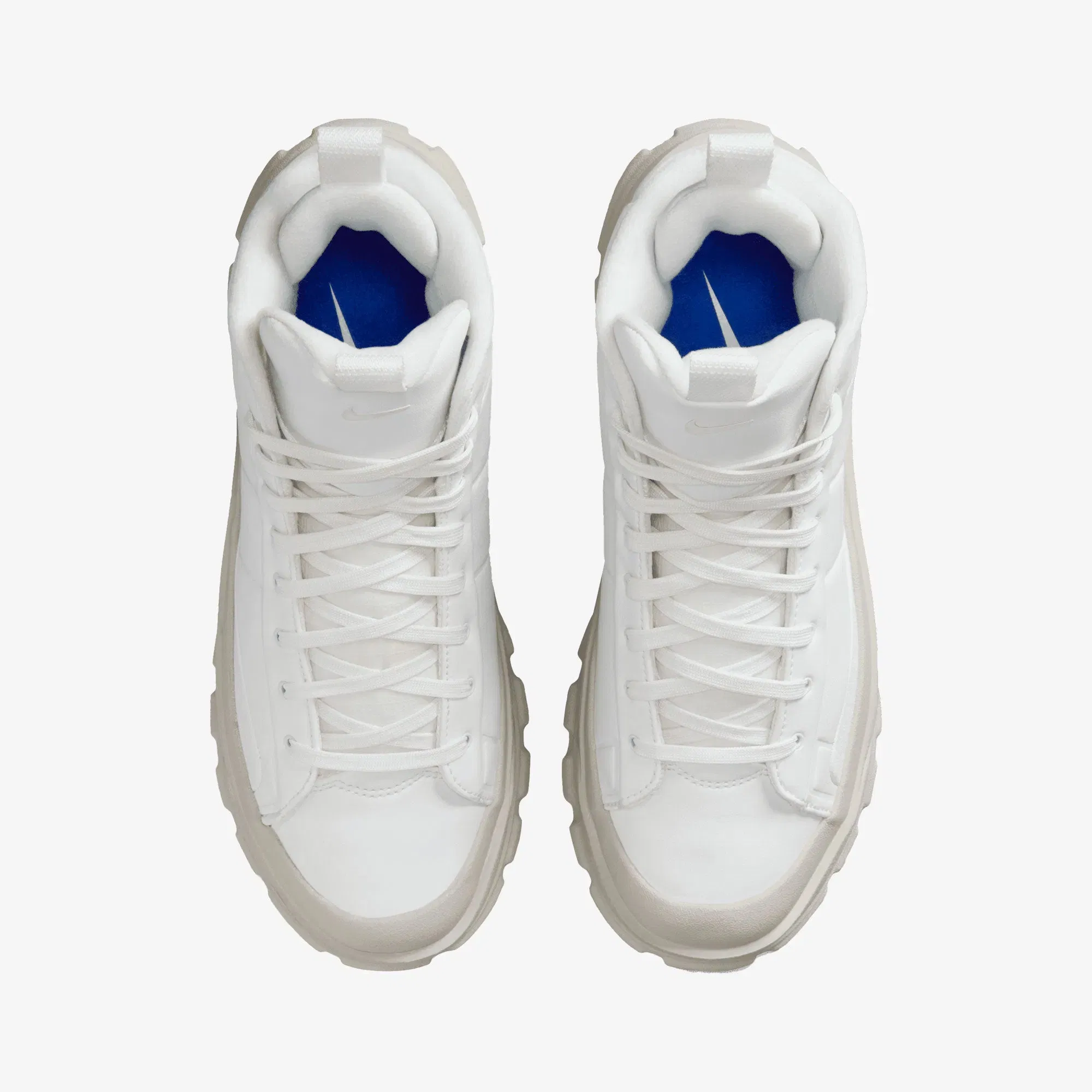 NIKE BLAZER ROAM MID { SUMMIT WHITE/PHANTOM-LIGHT BONE