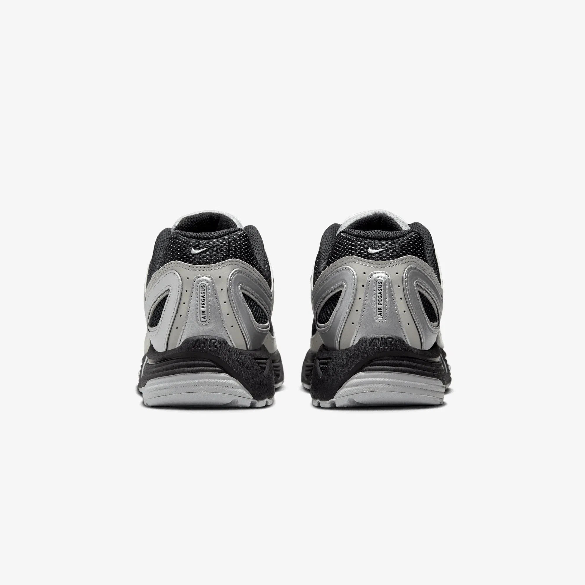 NIKE AIR PEGASUS 2005 { METALLIC SILVER/MTLC PLATINUM-FLT SILVER