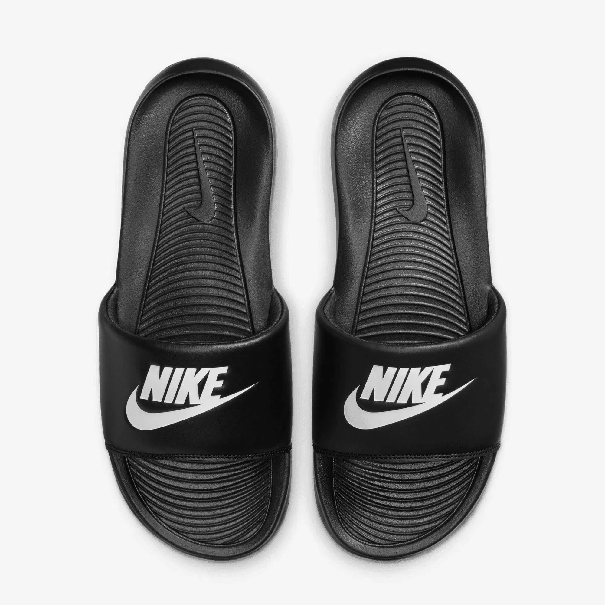 NIKE VICTORI ONE { BLACK/WHITE-BLACK