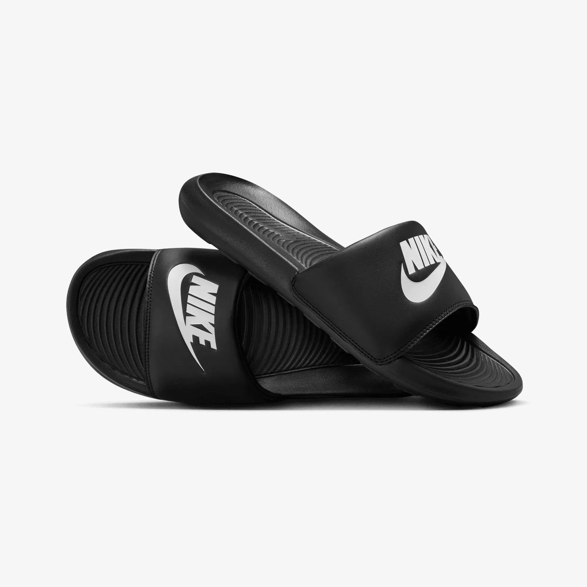 NIKE VICTORI ONE { BLACK/WHITE-BLACK