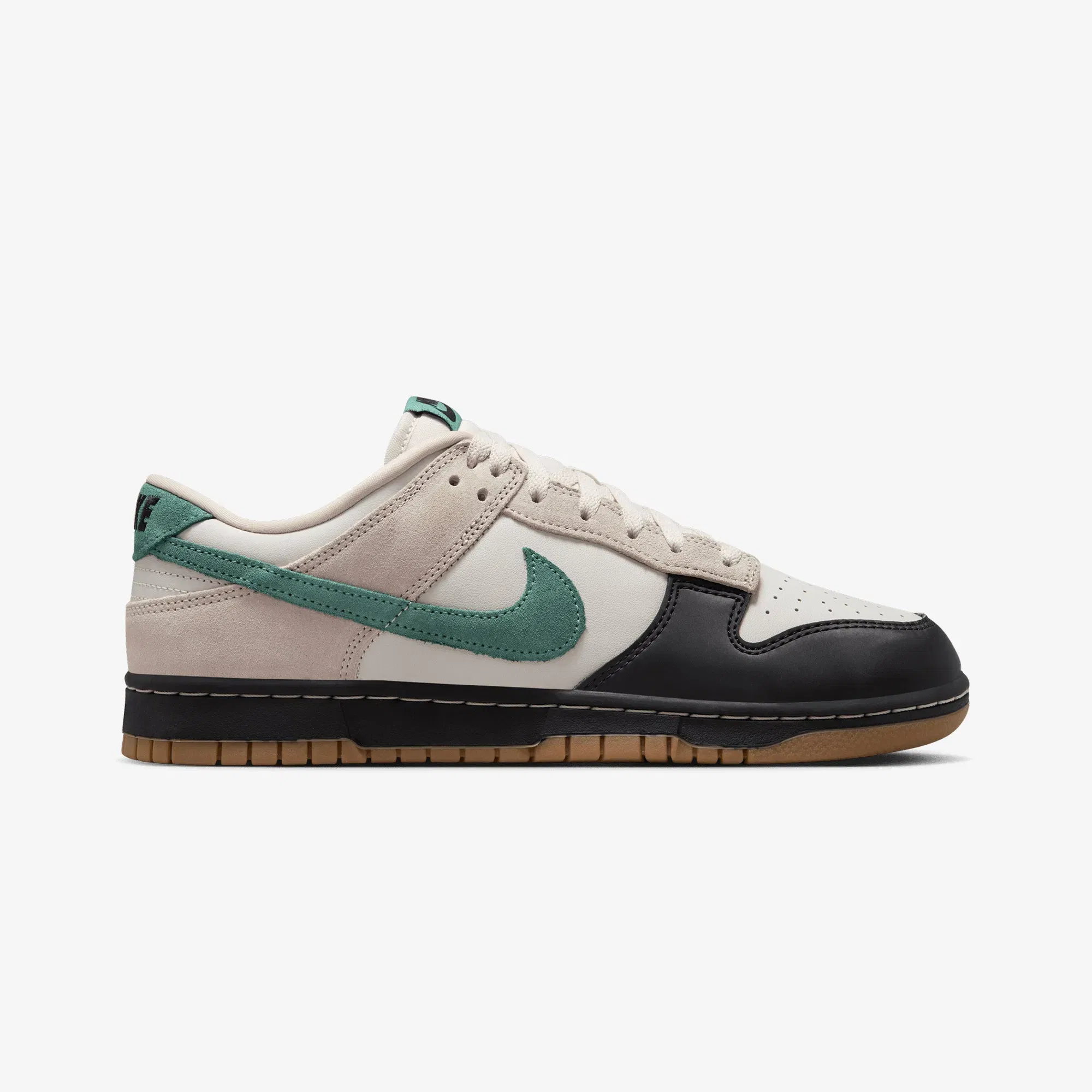 NIKE DUNK LOW { LT OREWOOD BRN/BICOASTAL-CREAM II-BLACK