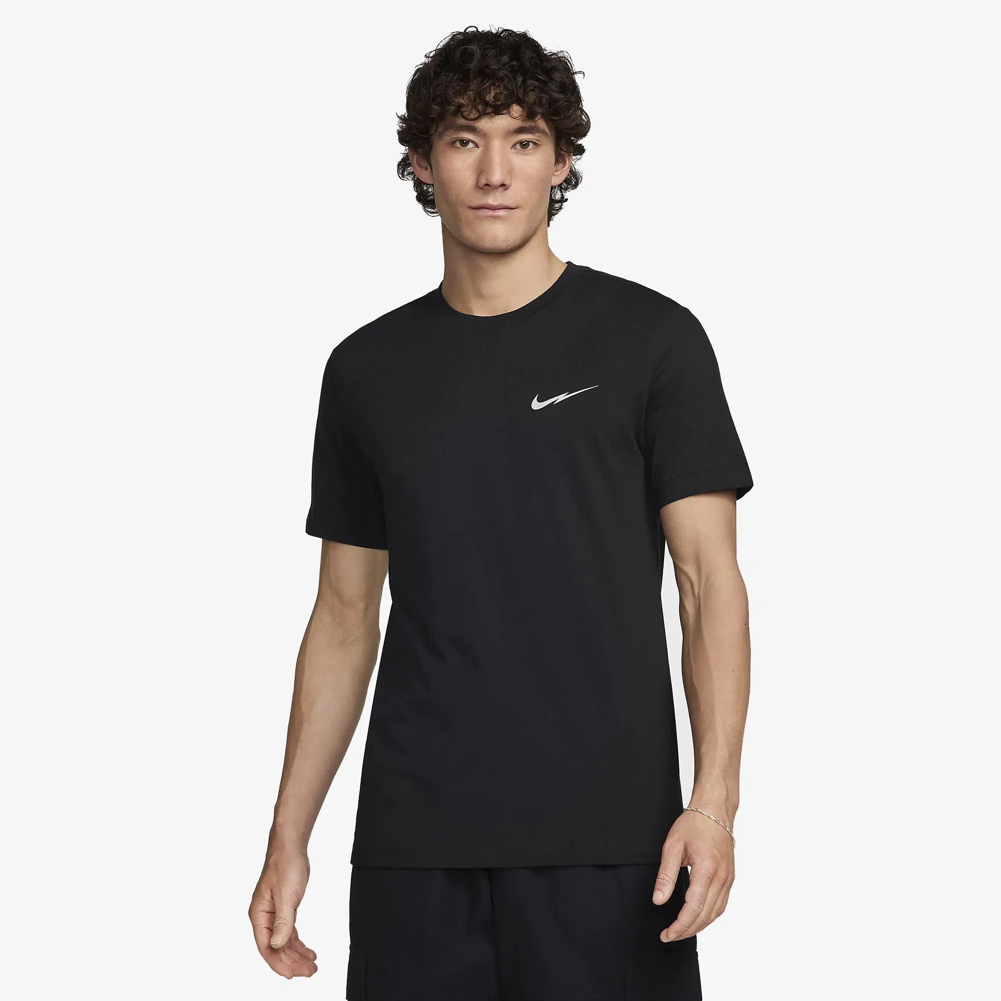 NIKE SPORTSWEAR T-SHIRT { BLACK