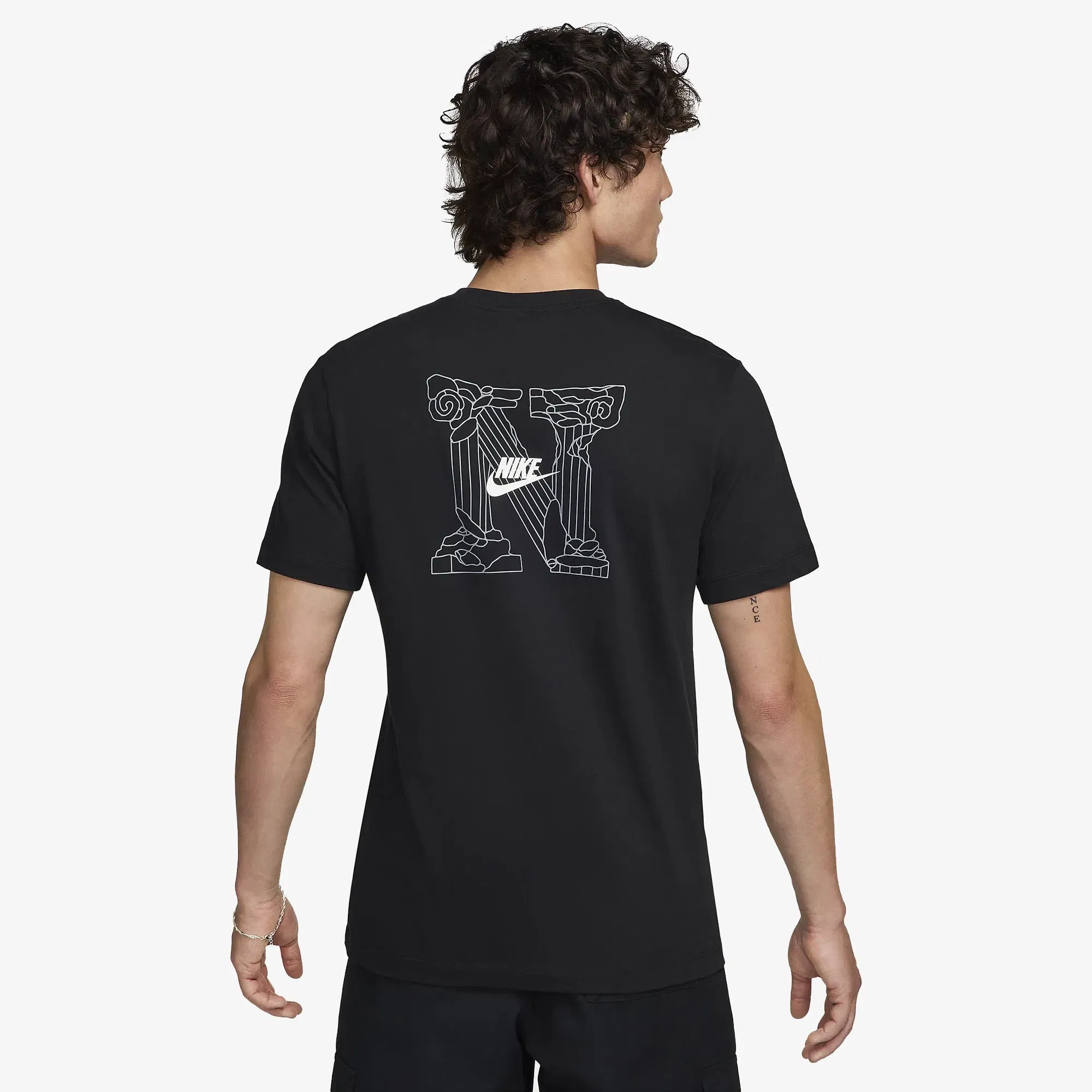 NIKE SPORTSWEAR T-SHIRT { BLACK