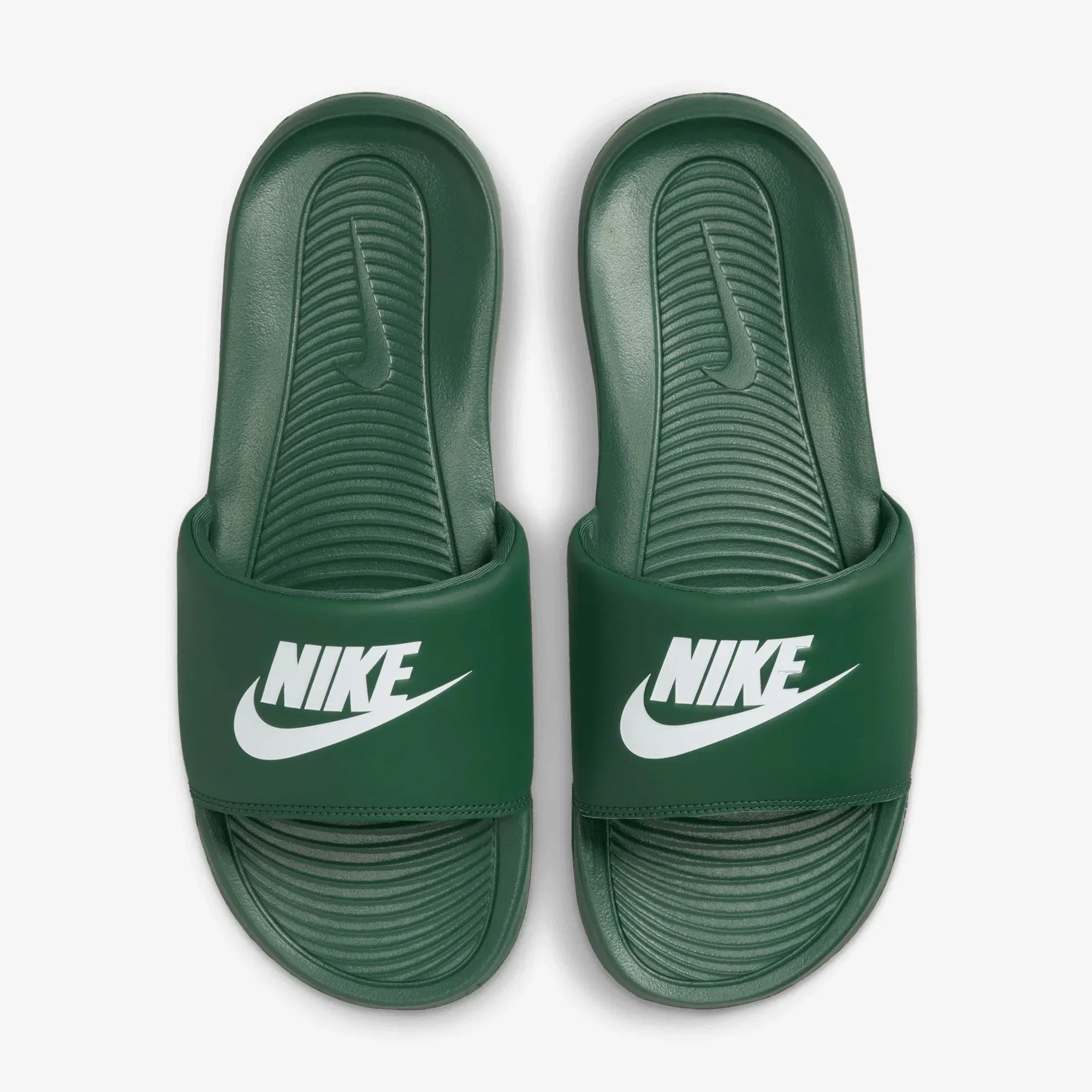 NIKE VICTORI ONE { FIR/WHITE-FIR