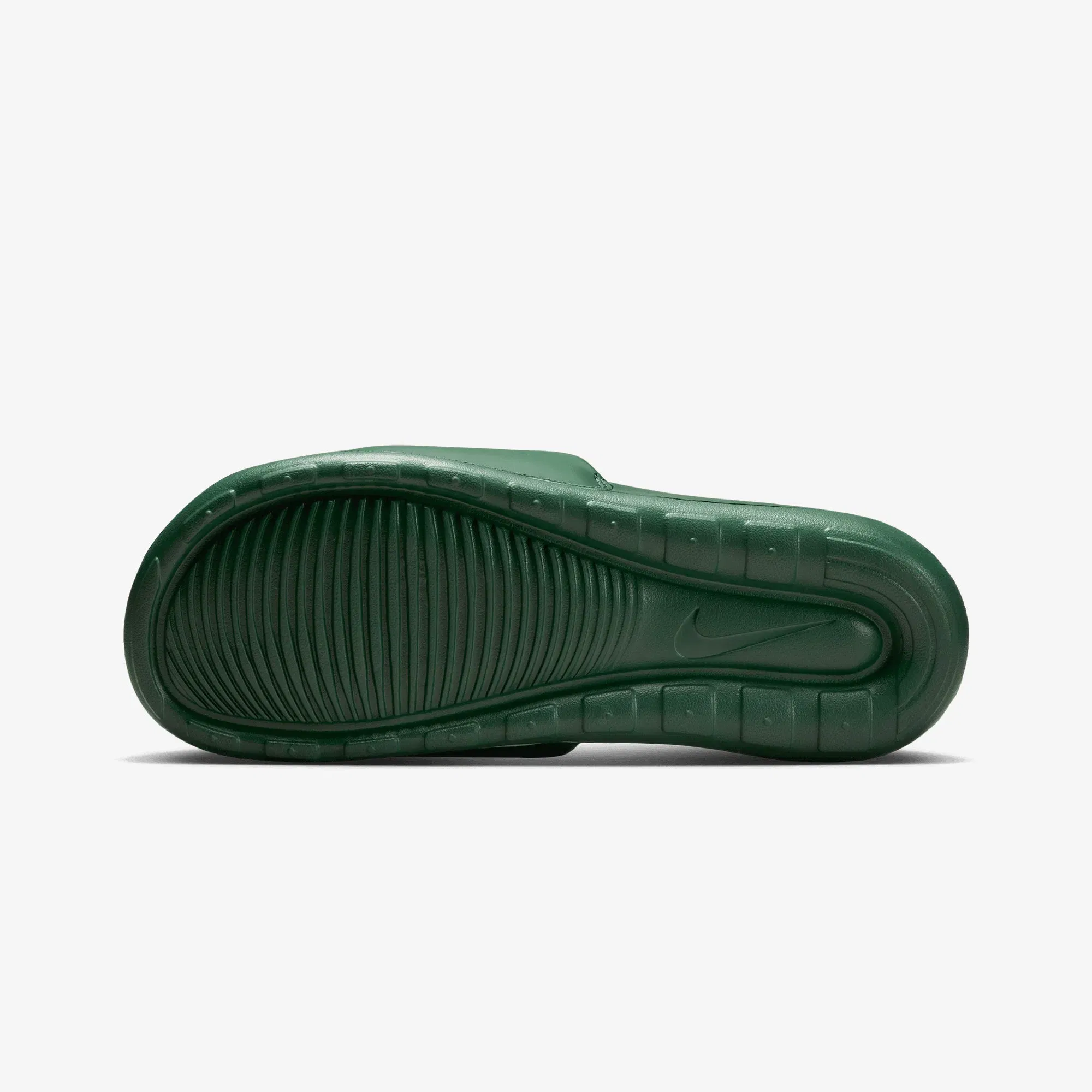 NIKE VICTORI ONE { FIR/WHITE-FIR