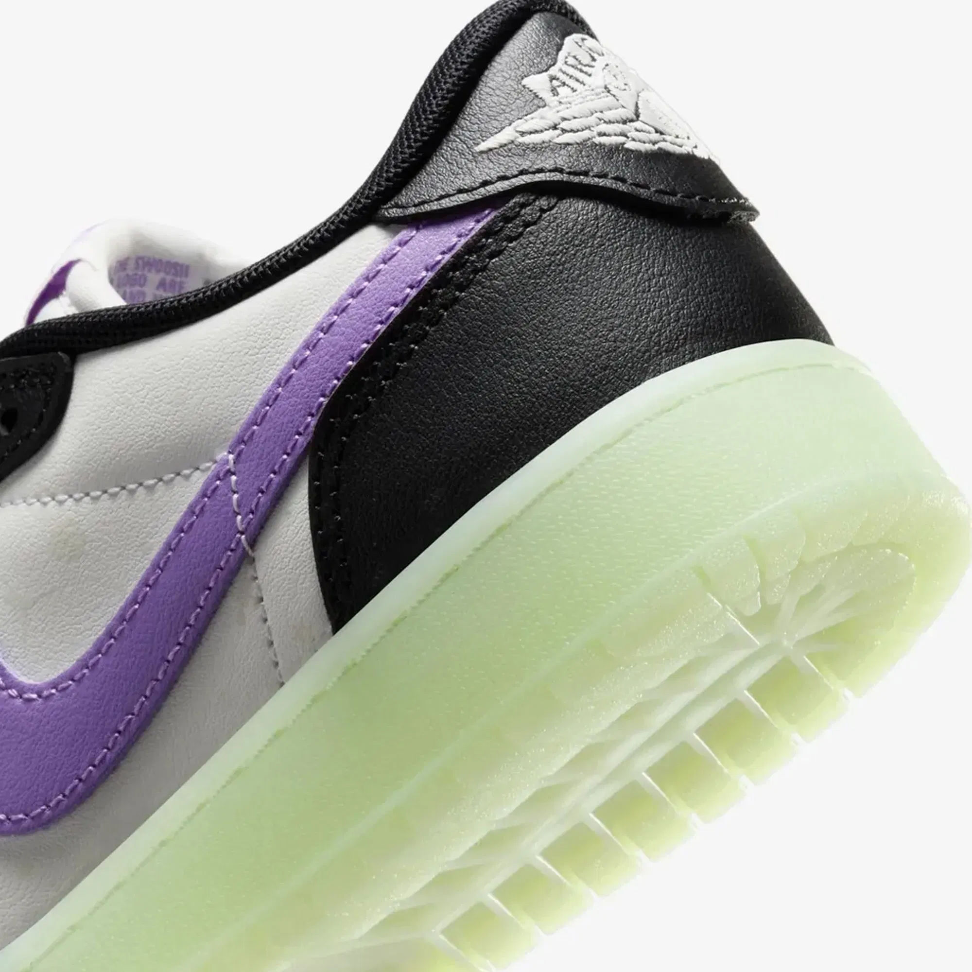 JORDAN AIR JORDAN 1 LOW RETRO (GS) { BLACK RASPBERRY