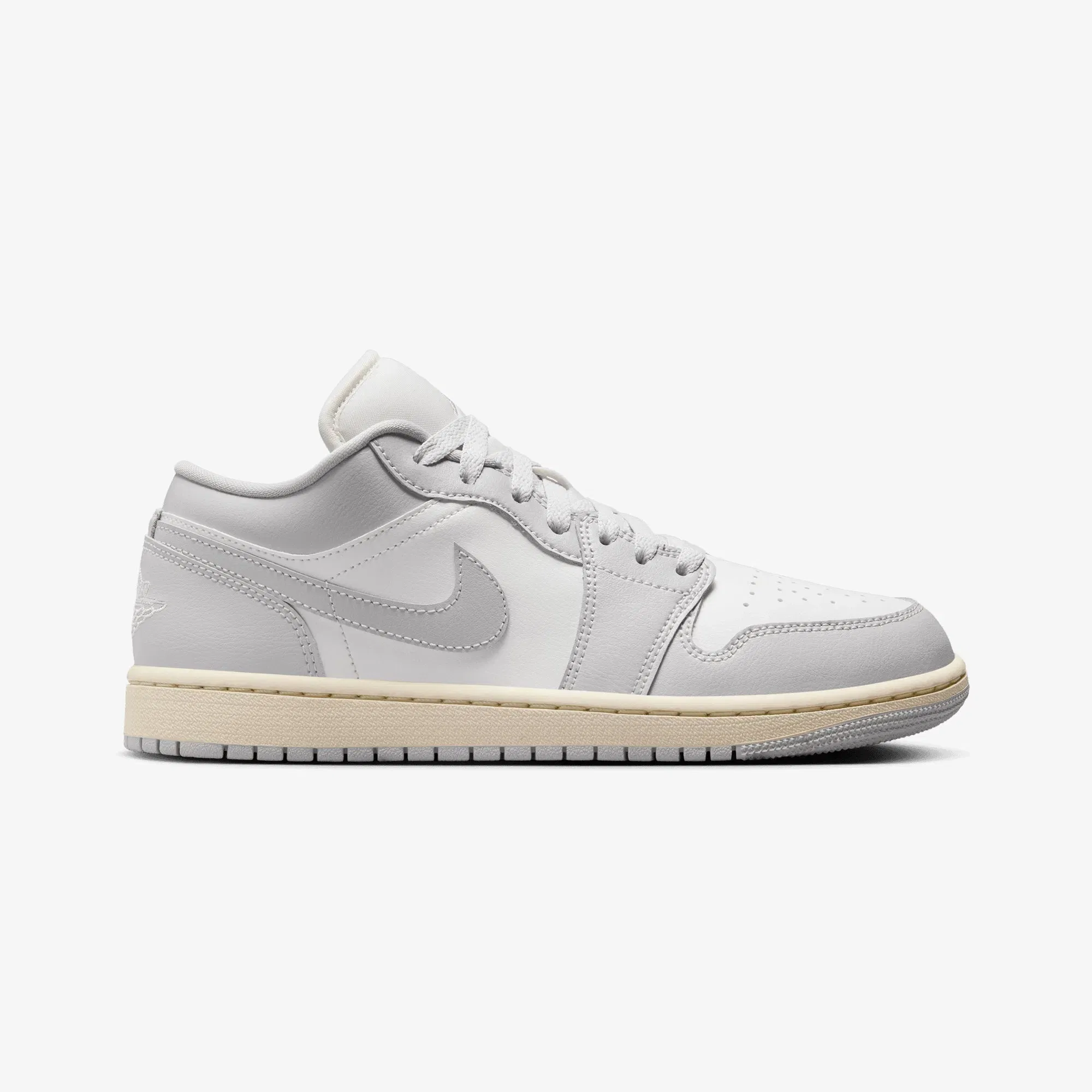 JORDAN AIR JORDAN 1 LOW { SAIL/NEUTRAL GREY-COCONUT MILK