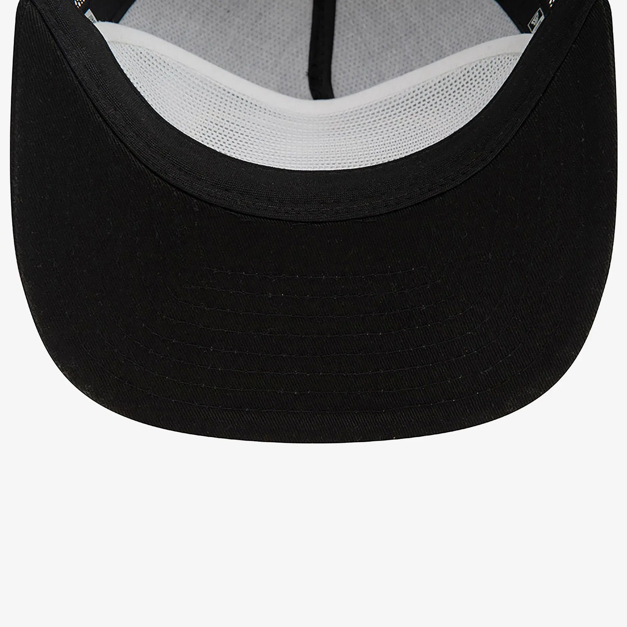 NEW ERA MOTORSPORT GOLFER CAP { BLACK