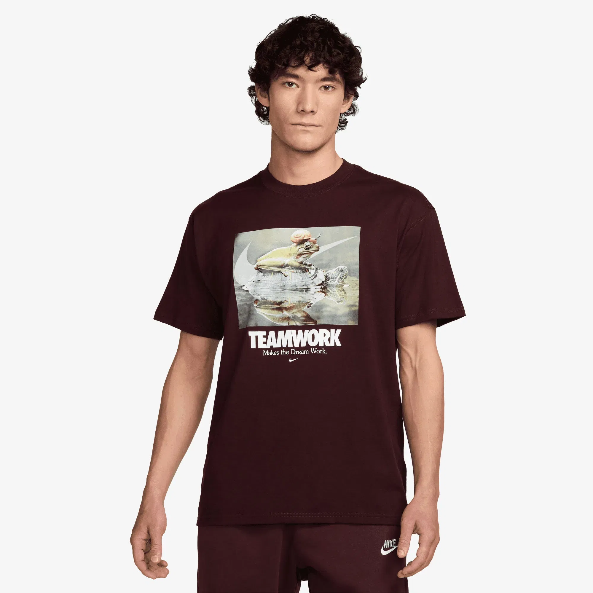 NIKE MAX90 T-SHIRT { BURGUNDY CRUSH