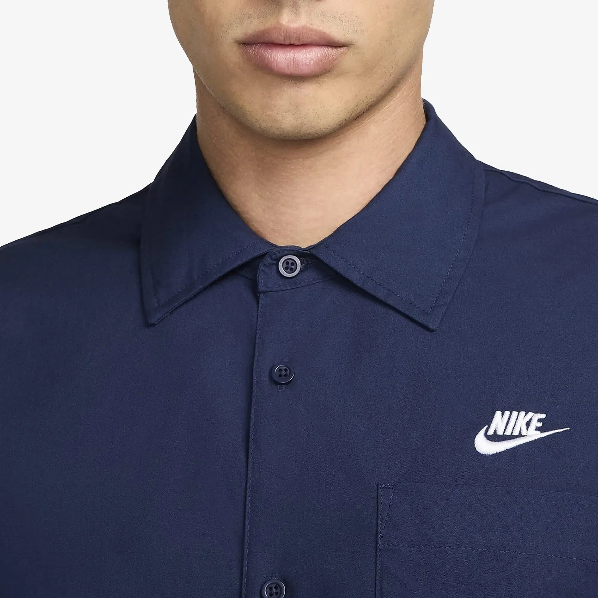 NIKE CLUB SHORT SLEEVE OXFORD BUTTON-UP SHIRT { MIDNIGHT NAVY/WHITE