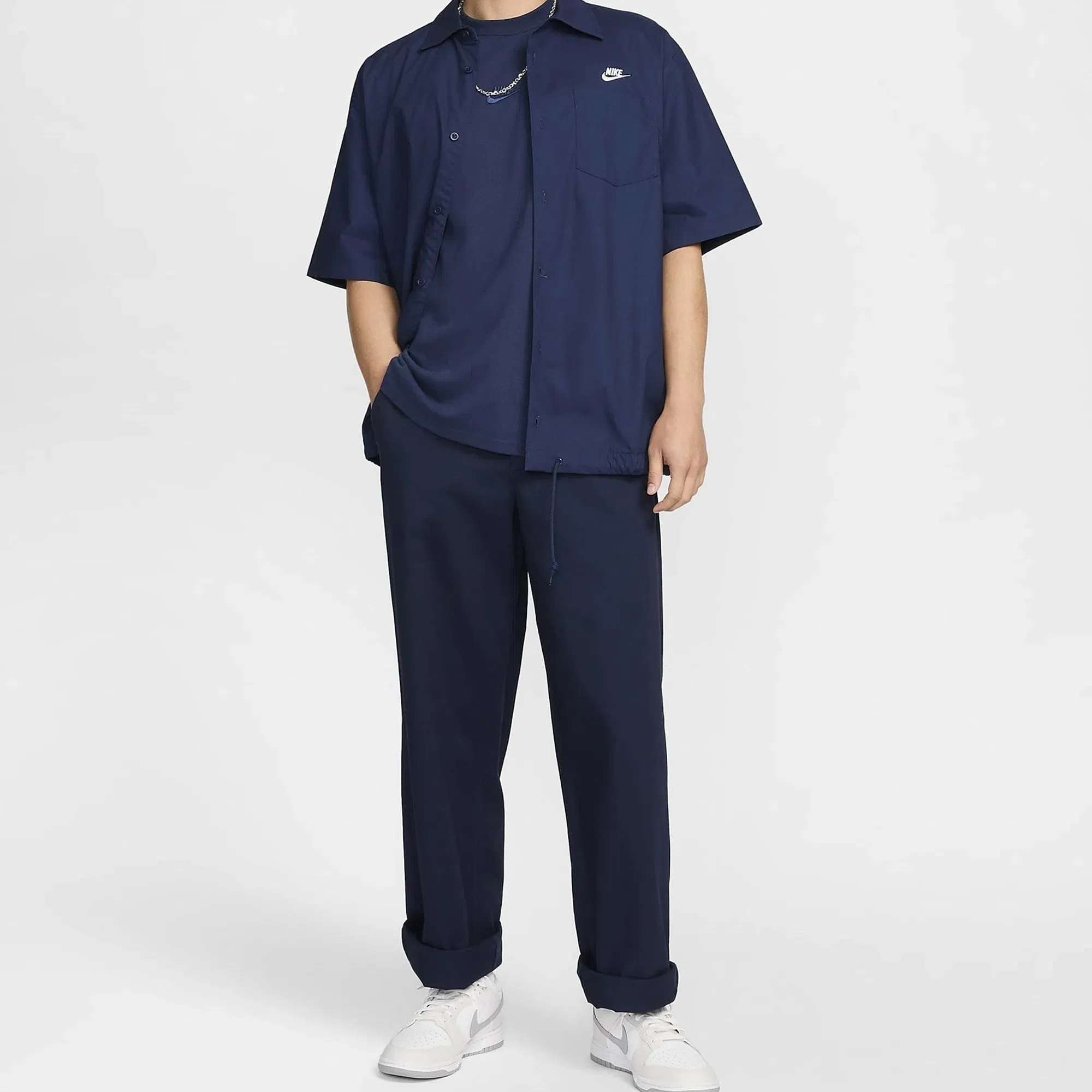 NIKE CLUB SHORT SLEEVE OXFORD BUTTON-UP SHIRT { MIDNIGHT NAVY/WHITE