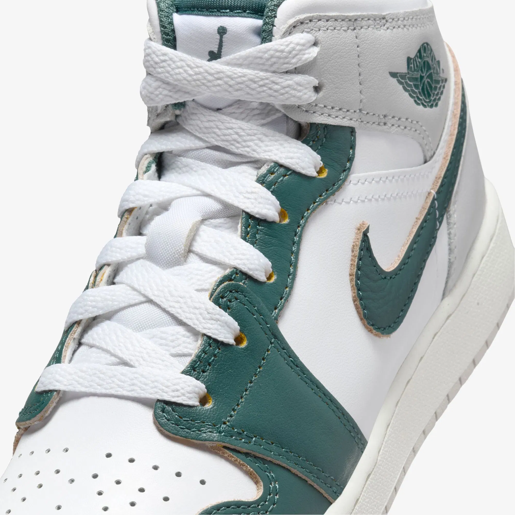 JORDAN AIR JORDAN 1 MID SE (GS) { WHITE/OXIDIZED GREEN-SAIL-NEUTRAL GREY