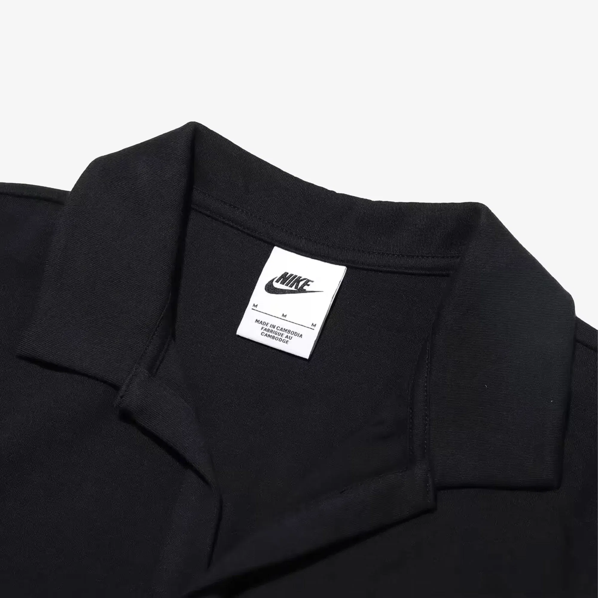 NIKE SPORTSWEAR ESSENTIAL { BLACK/WHITE