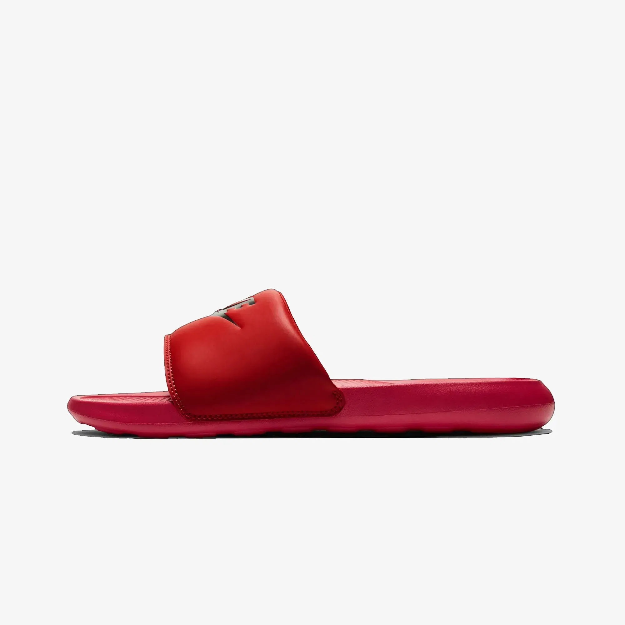 NIKE VICTORI ONE { UNIVERSITY RED/BLACK-UNIVERSITY RED