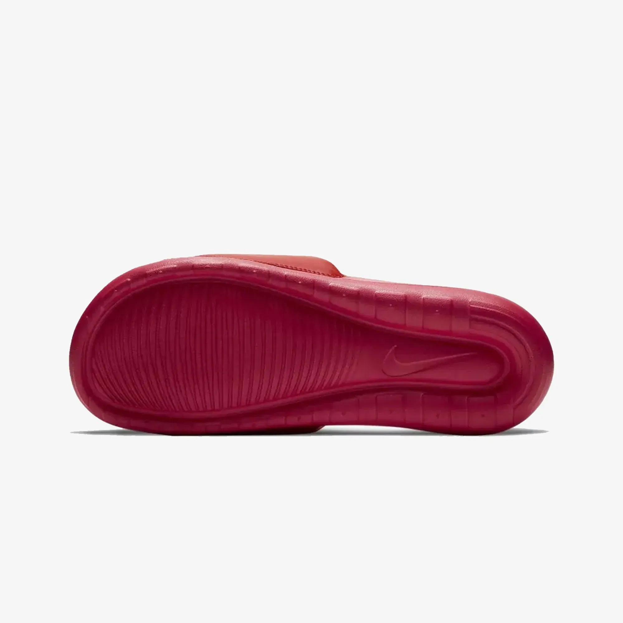 NIKE VICTORI ONE { UNIVERSITY RED/BLACK-UNIVERSITY RED