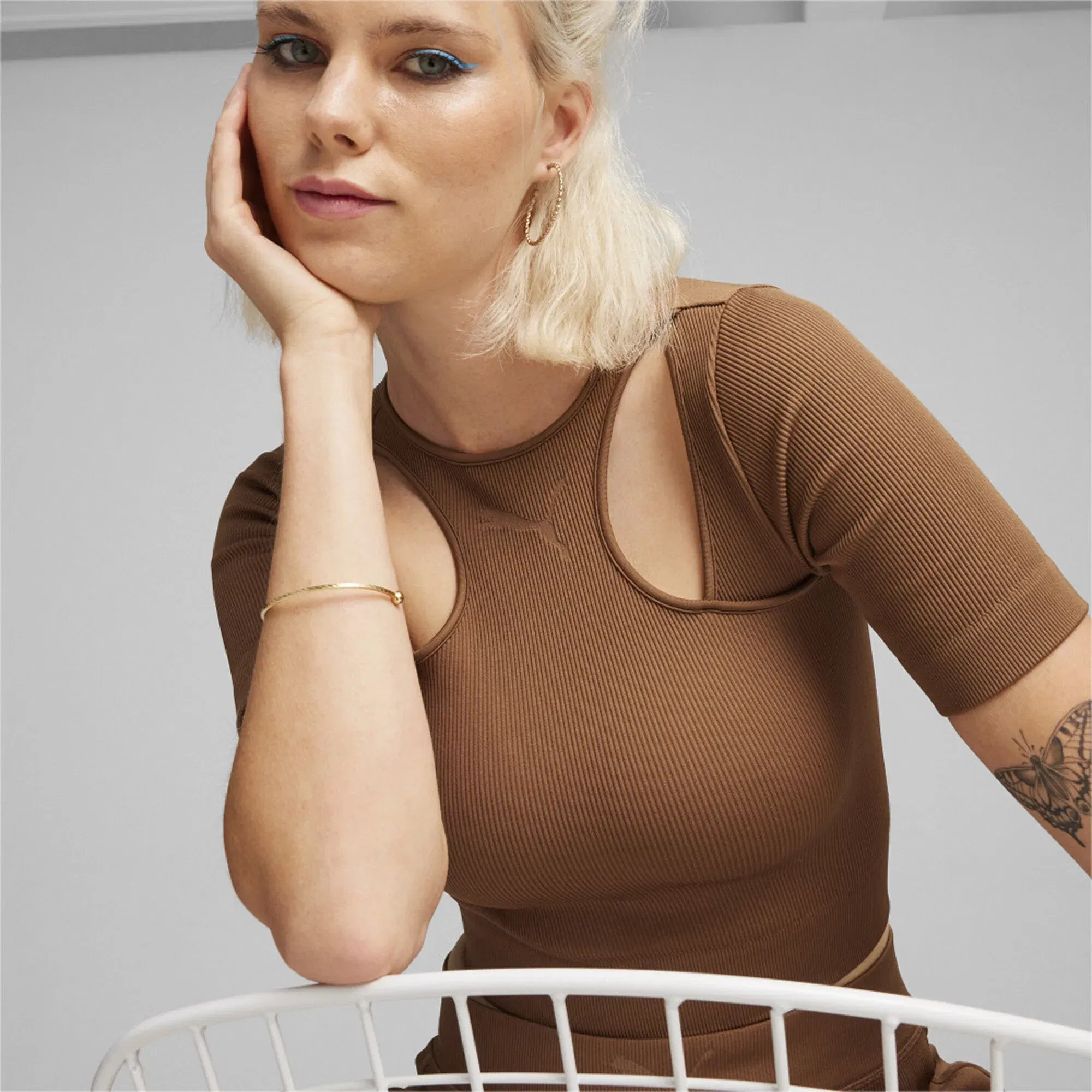 Puma DARE TO MUTED MOTION T-Shirt { BROWN