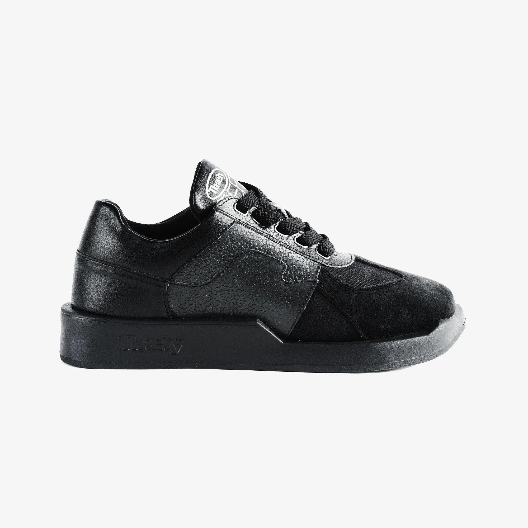 Thaely REFLEX RUNNER { BLACK VULTURE