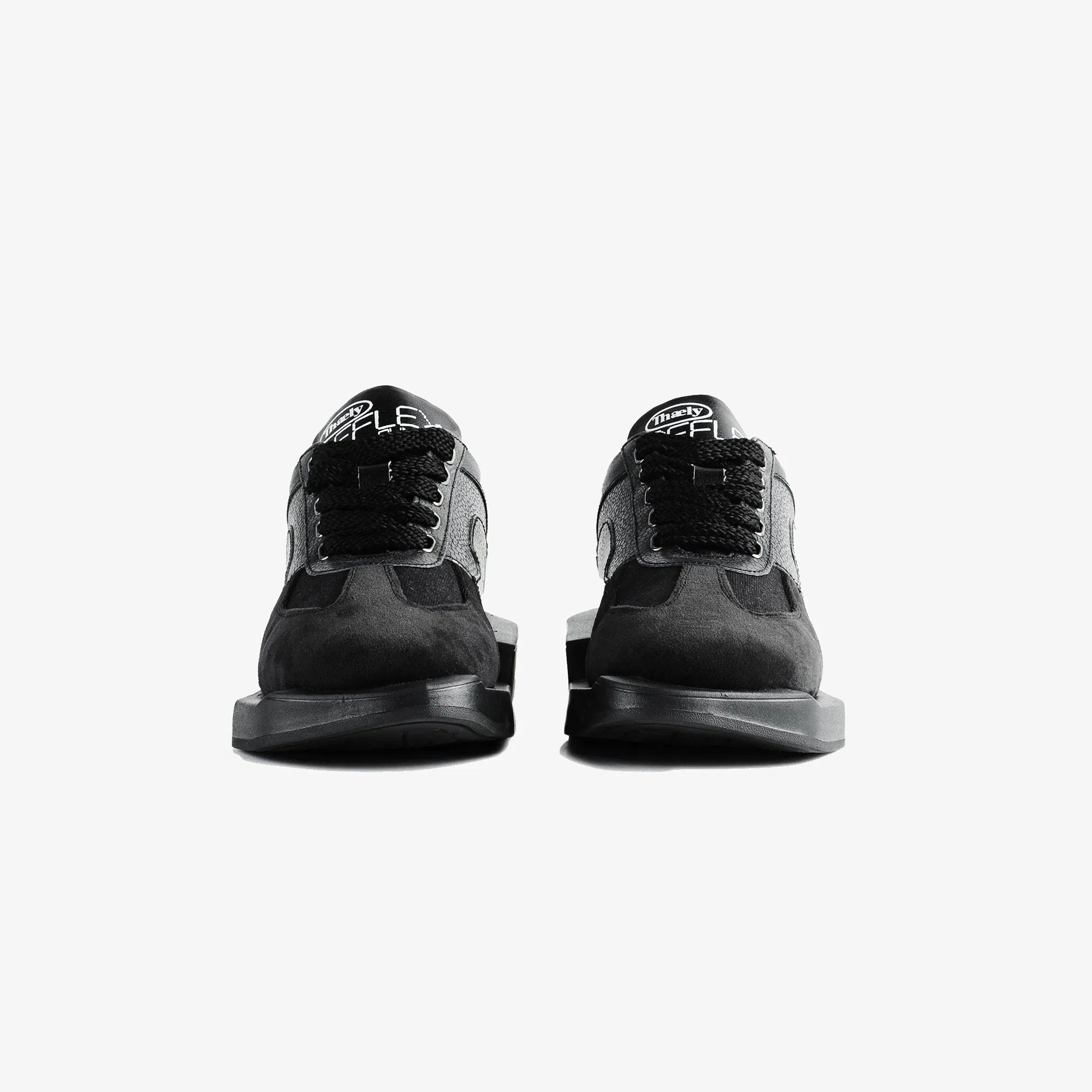 Thaely REFLEX RUNNER { BLACK VULTURE