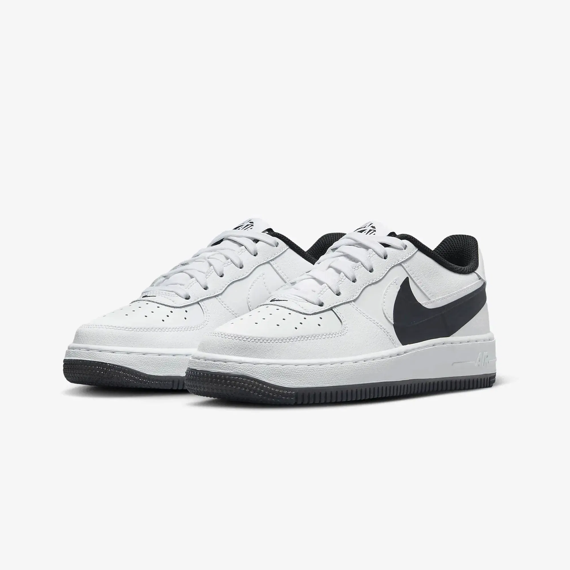 Nike AIR FORCE 1 'LV8 4 (GS) { WHITE/WHITE-BLACK